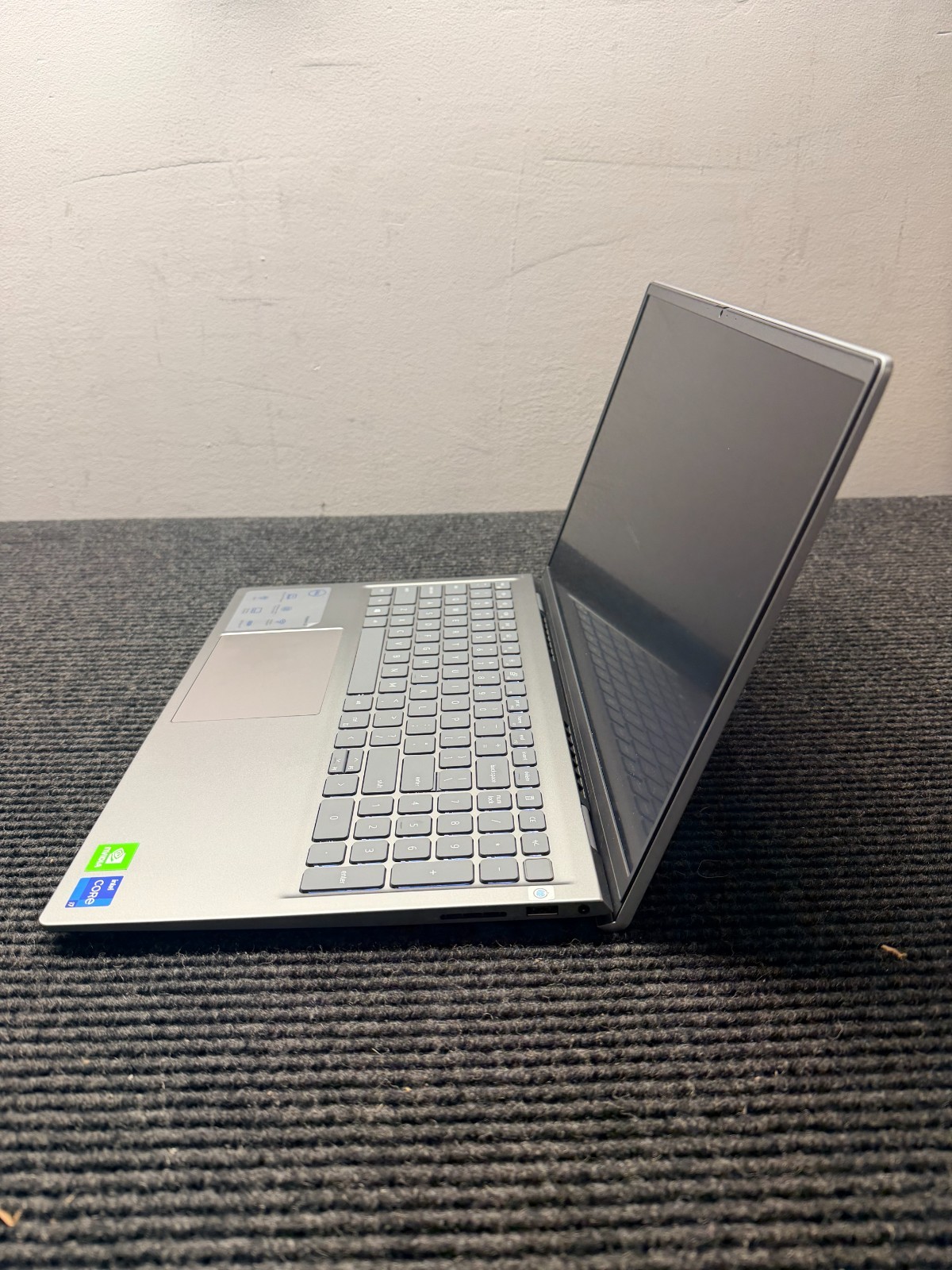 Dell Inspiron 5510 15.6 Silver FHD i7-11390H 3.40GHz 16GB 512GB SSD Perfect