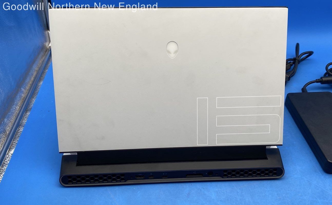 Alienware m15 R3 15.6″ i7-10875H RTX 2070 Super 8GB, 32GB DDR4, 1TB NVMe – No OS