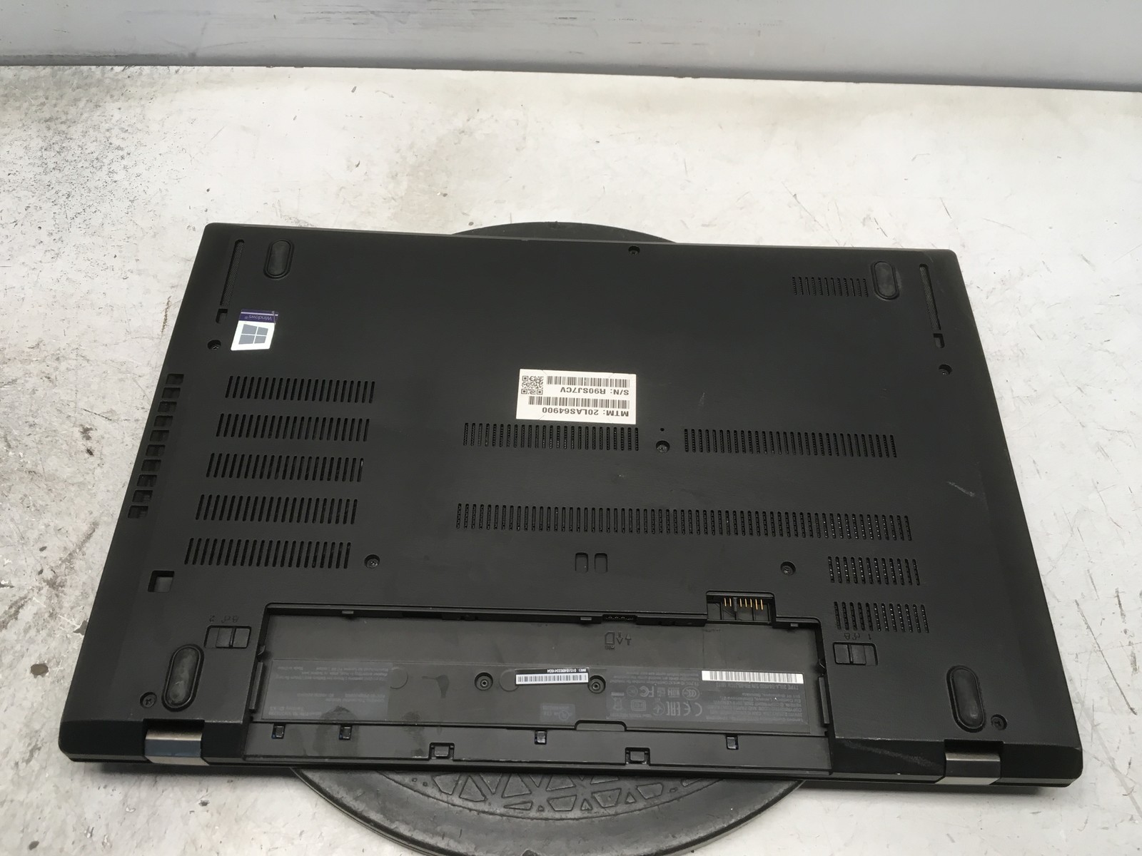 Lenovo ThinkPad T580 Intel i5 8th gen No RAM NO HDD No Batt