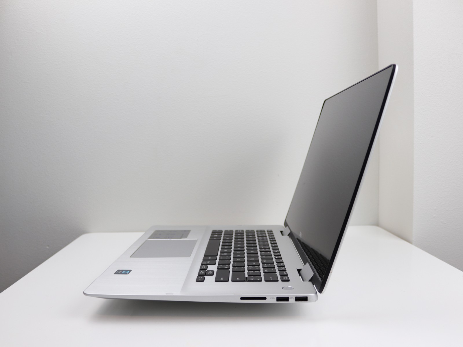 Dell Inspiron 7586 15.6″ FHD Touch i5-8265U 16GB DDR4 256GB SSD + 1TB HDD