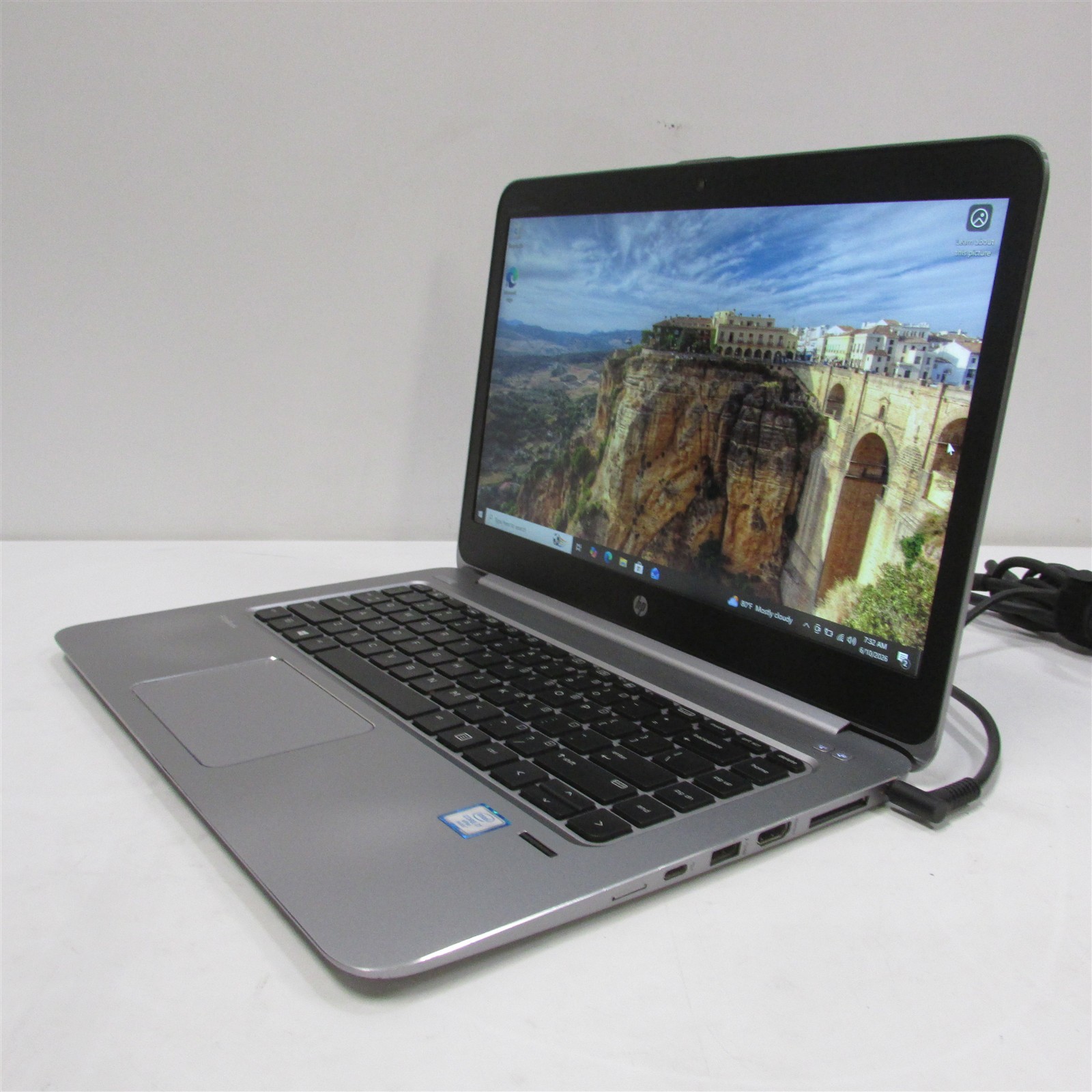 HP Elitebook Folio 1040 G3 i7-6600U 2.6GHz 16GB RAM 256GB m.2 14″ W10 Pro NO BAT
