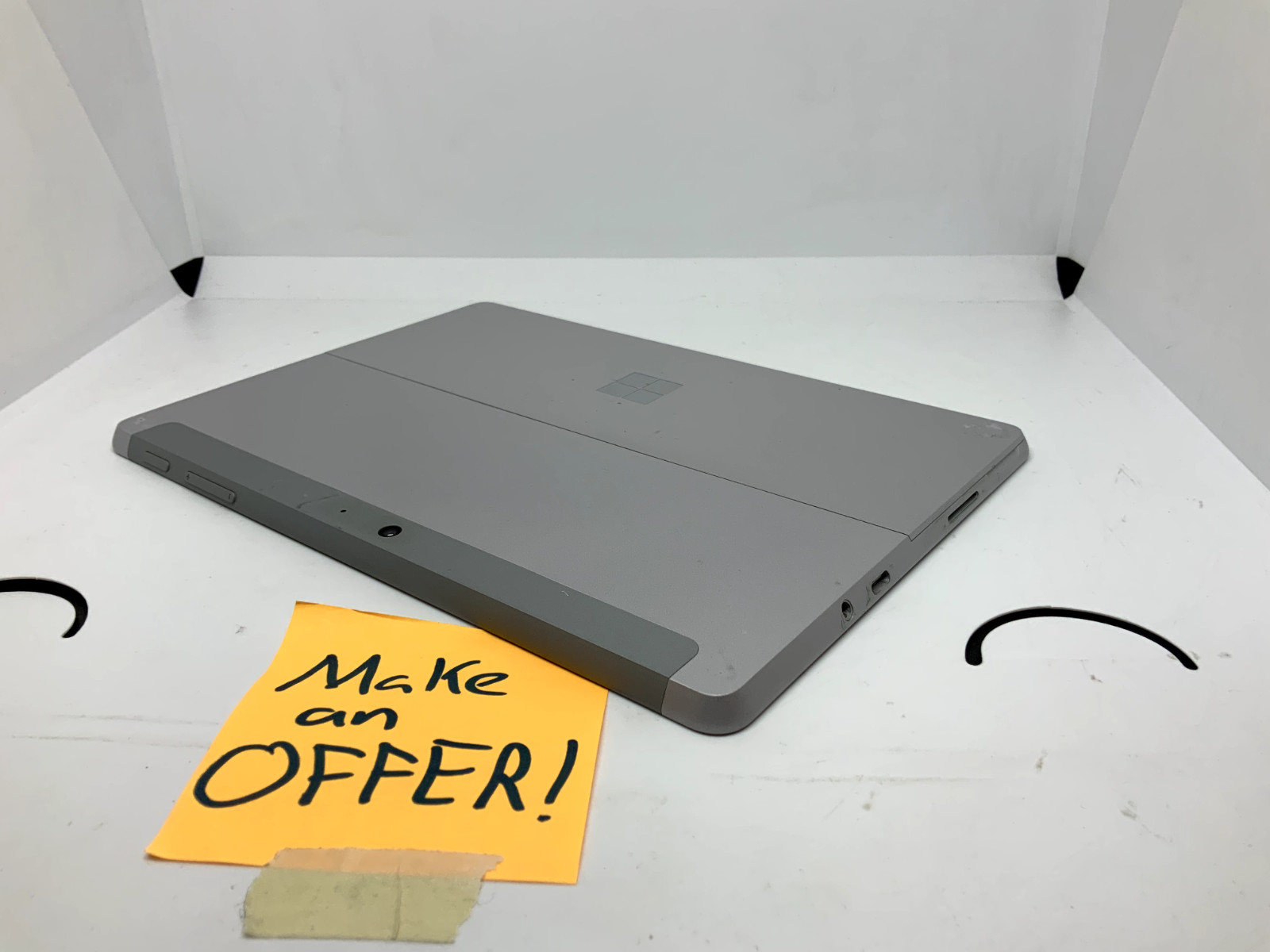 Microsoft Surface Go 2 (10.5″, Intel Pentium 4425Y, 4GB, 64GB, 1926) w/ Charger