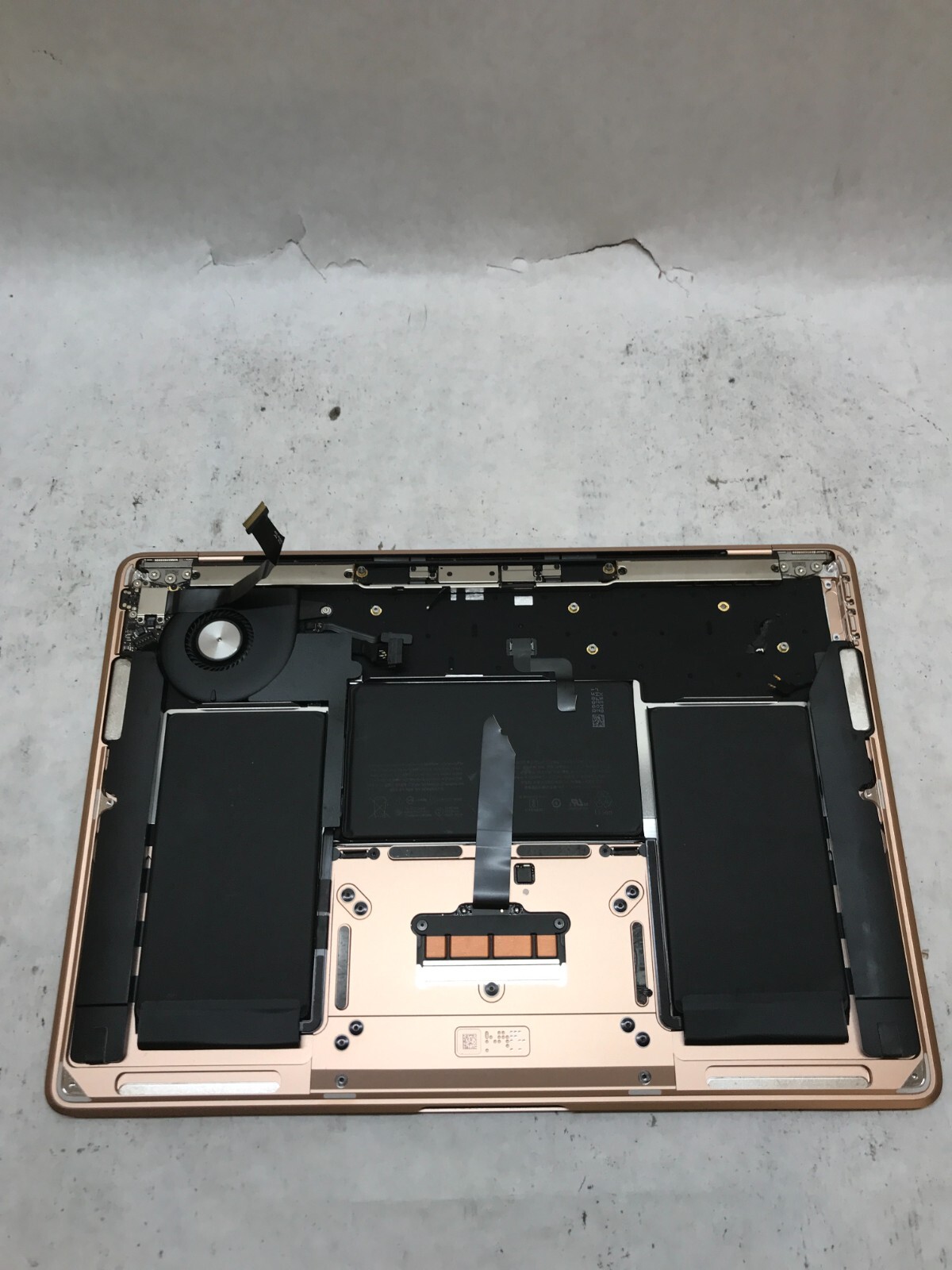 Apple MacBook Pro Touch 2018 A1990 Chassis NO MOTHERBOARD For Parts/Repair – DW