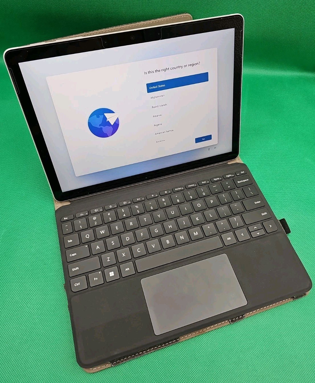 Microsoft Surface Go 3 10.5″ Intel Pentium Gold 6500 128GB SSD 8GB RAM Intel UHD