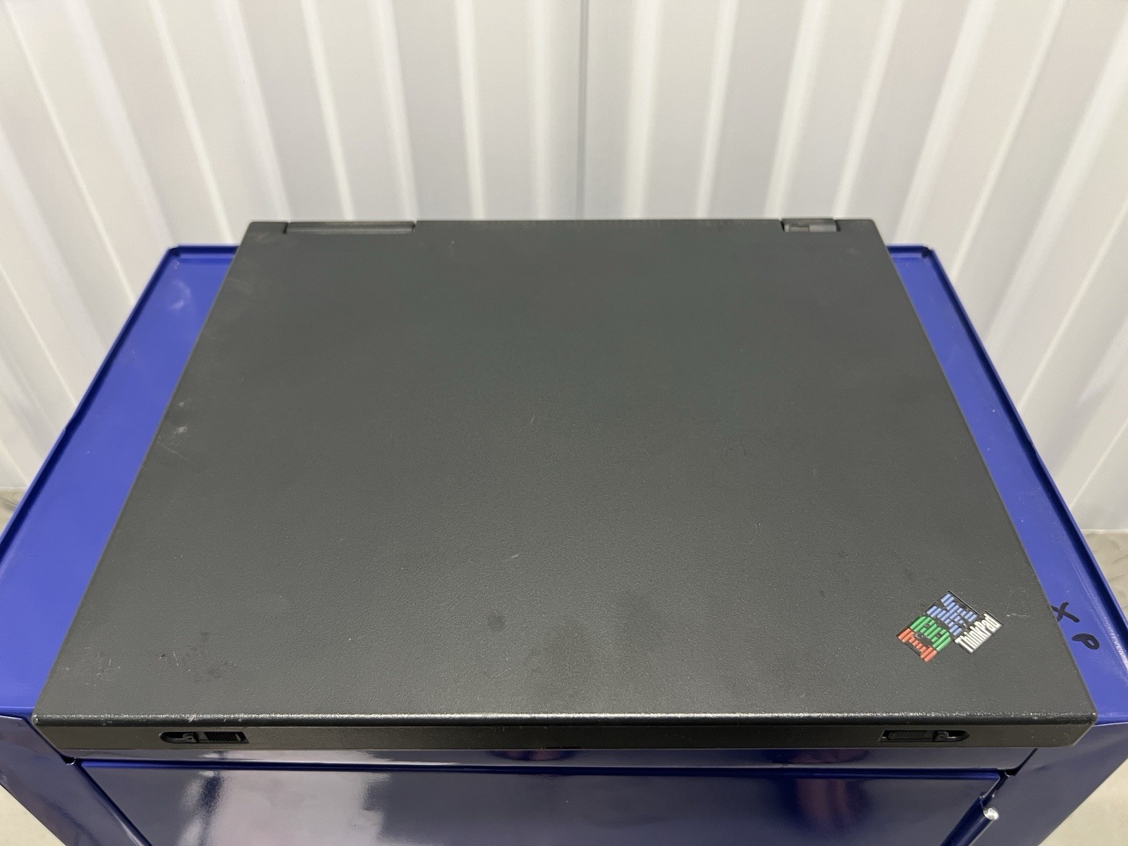 IBM ThinkPad A22M 15″ Laptop Intel Pentium III 256mb 40GB HDD Working