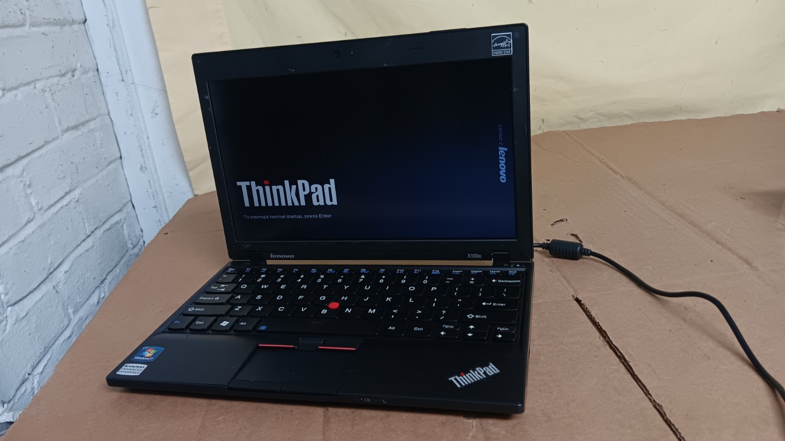 Lenovo Thinkpad X100e Laptop AMD Turion Neo X2 Dual core 11.6-inch LCD Screen