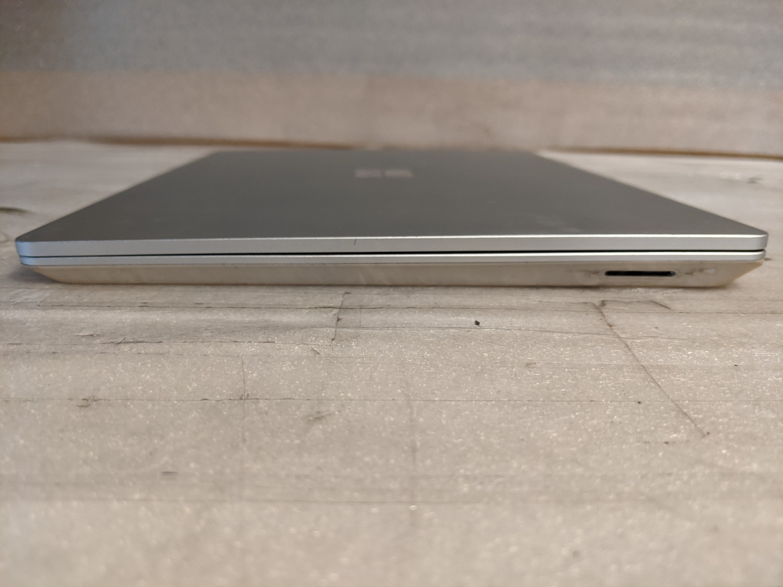 Microsoft Surface Laptop GO 1943 i5-1035G1 16GB RAM 256GB SSD Win 11 Pro