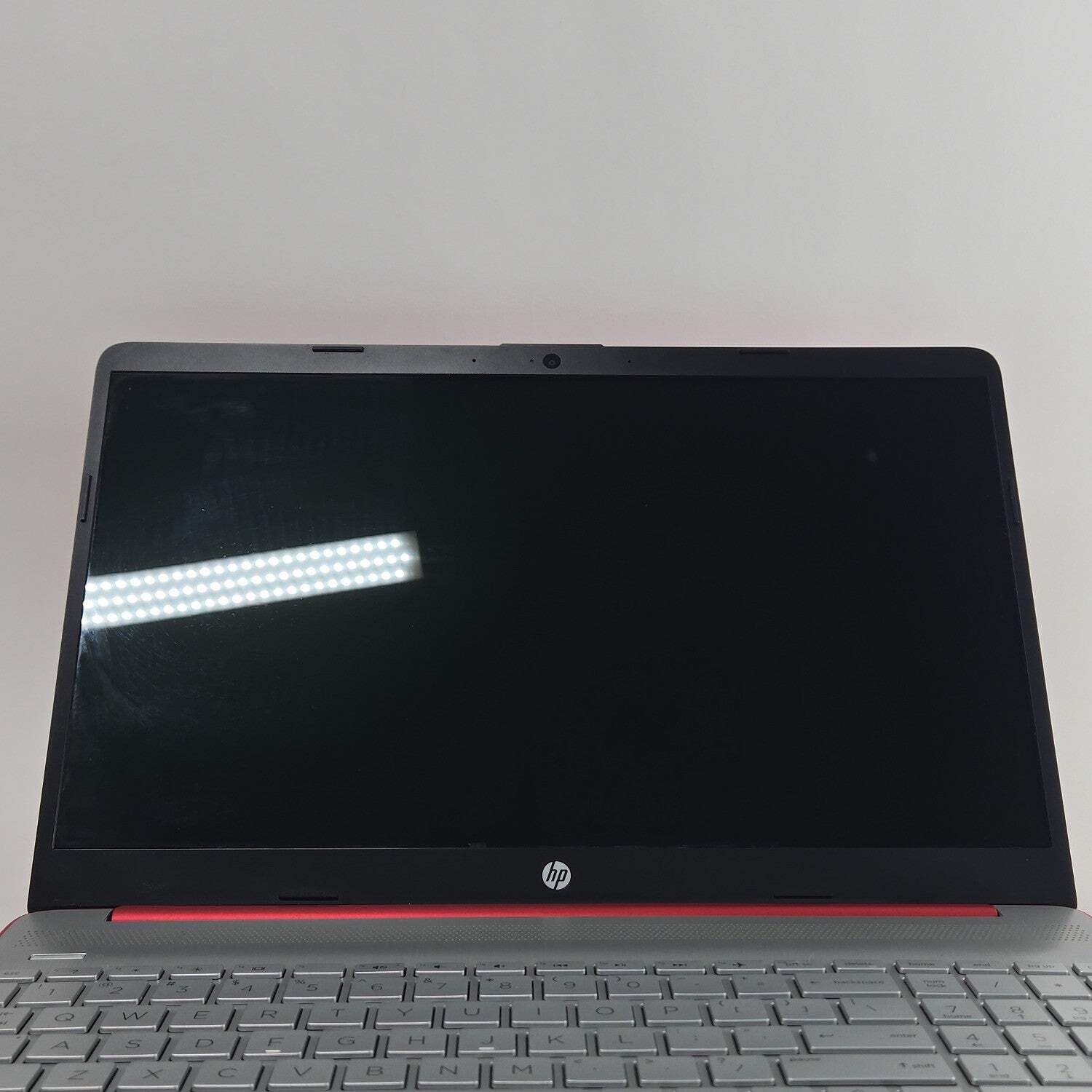 HP Laptop 15-DW0083WM 15.3′ Pentium Silver N5030 1.1GHz 4GB RAM 128GB SSD