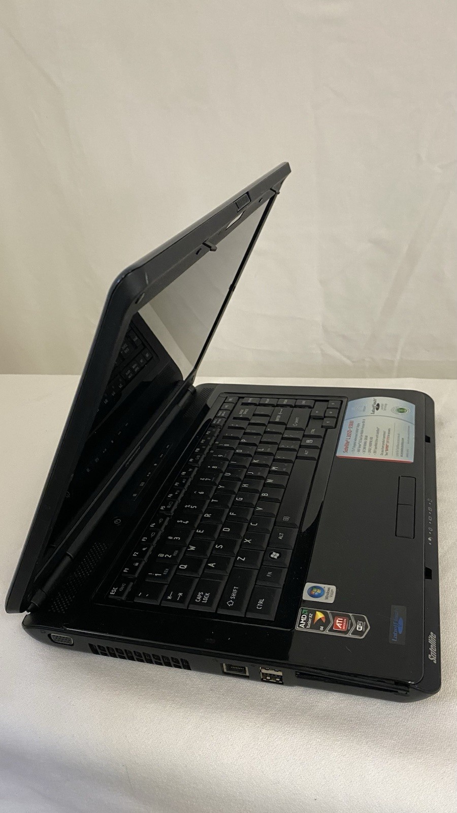 Toshiba Satellite L305D-S5934 AMD Turion X2 RM-70 2GHz 1 GB NO CHARGER. Works!