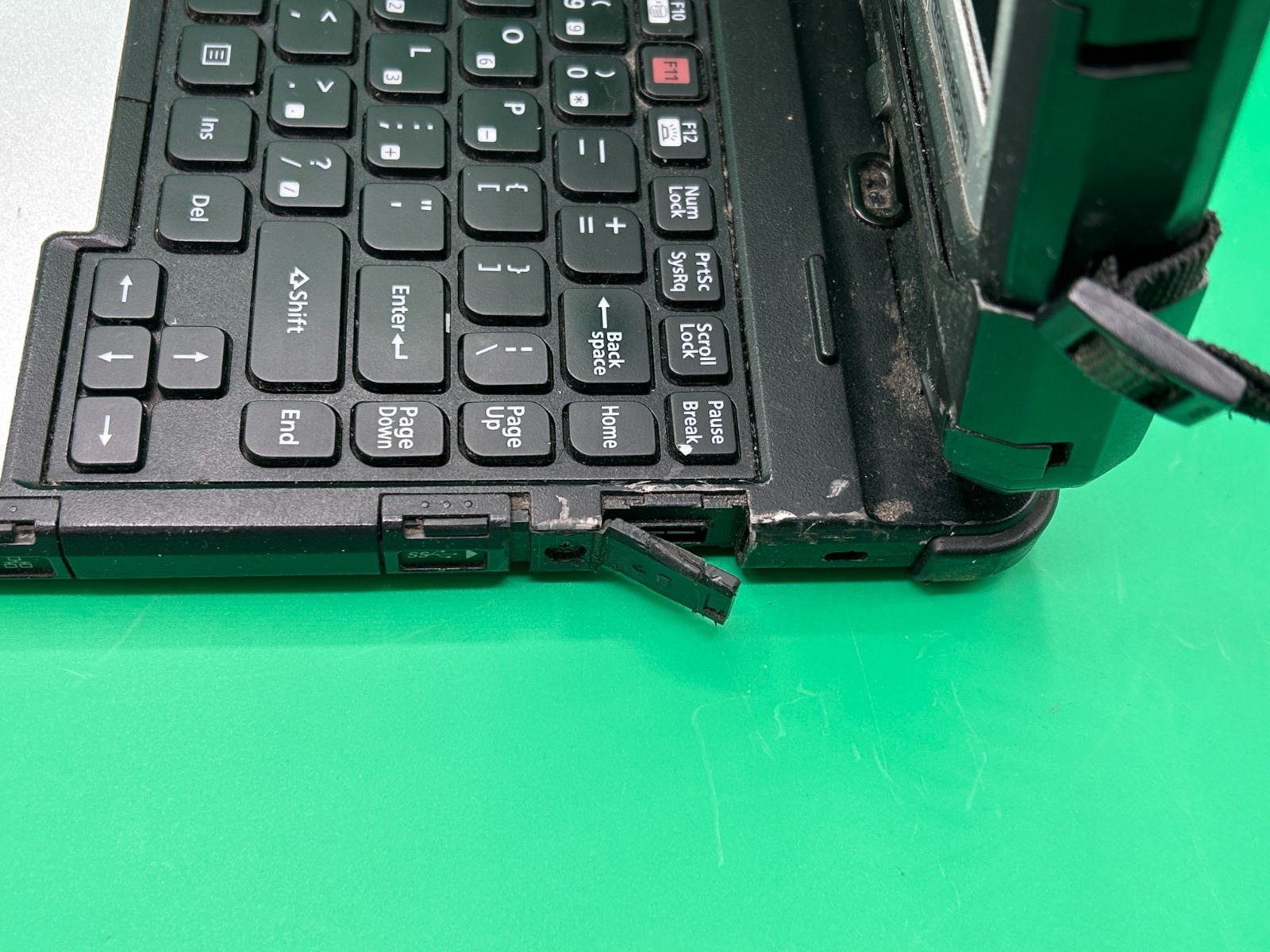 Panasonic Toughbook CF-33 i5-7300U 2.70GHz 16GB RAM Without Storage/OS/Battery