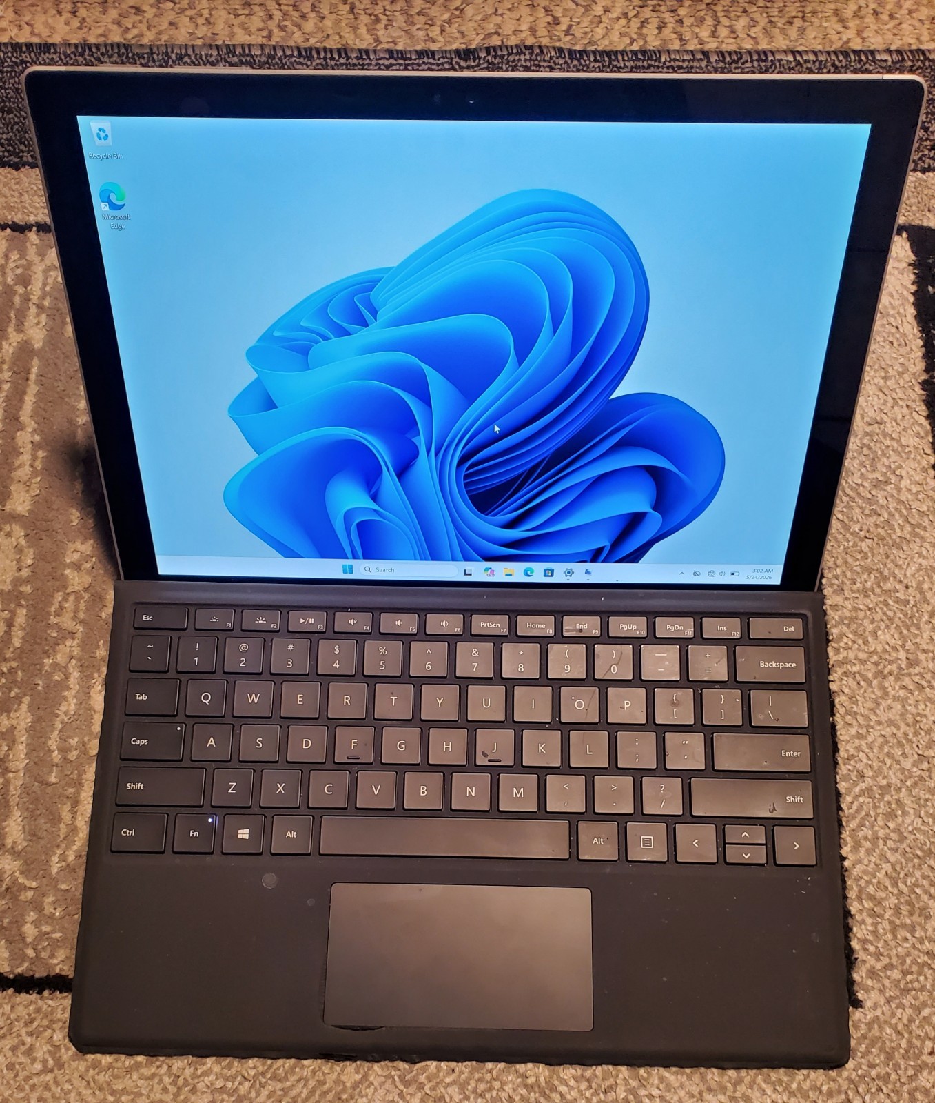 Surface Pro 4/ I5-6300U/8GB RAM/256GB SSD/Win 11 Pro Activated/used