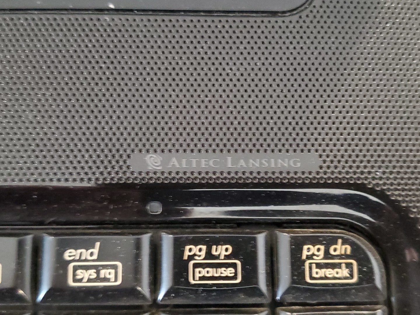 Altec Lansing HP Pavilion Entertainment PC dv7 – 3164cl Windows 7 – PARTS ONLY