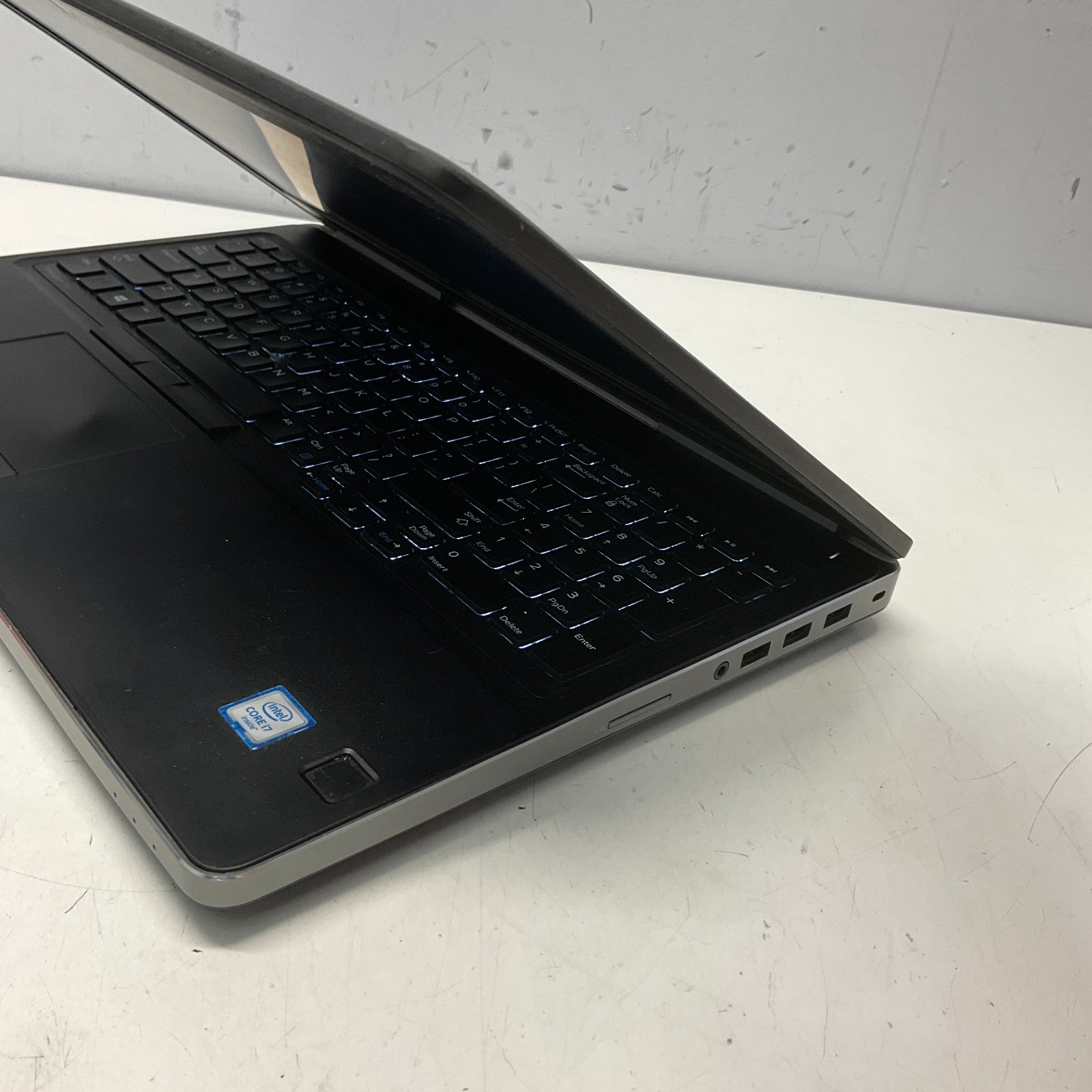 DELL PRECISION 7520 15″ FHD I7-6820HQ 128GB 16GB W10P Quadro M2200 Backlit