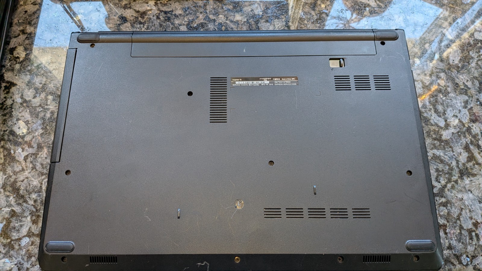 Dell Inspiron 3558 Intel i3-5015U 8GB RAM 256GB SSD