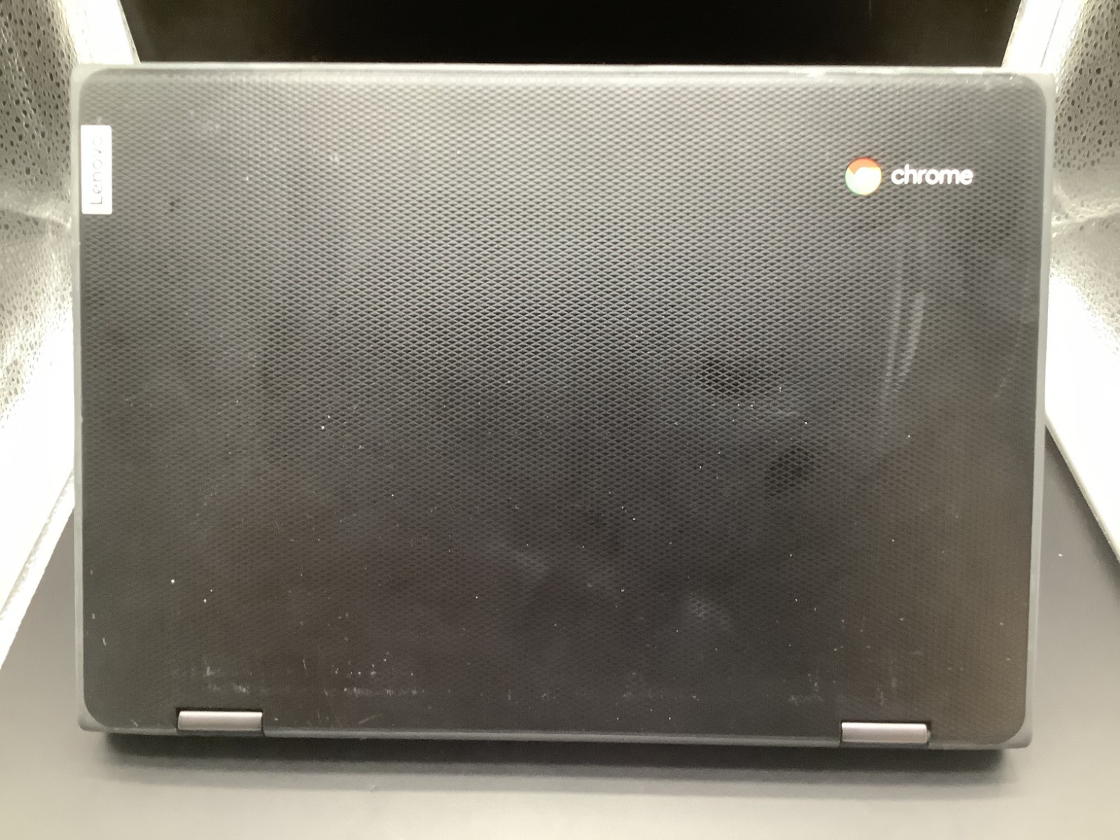 Lenovo 300e Chromebook 11.6 HD 2-N-1 N4020@1.1GHz 4GB RAM 32GB eMMC Read Desc 2