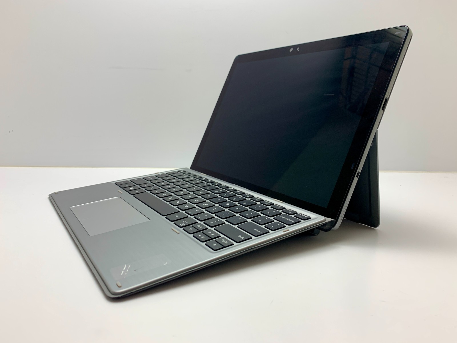 Dell Latitude 7200 2-in-1 | i5-8365U | 8GB RAM | 256GB NVMe | LINUX | READ