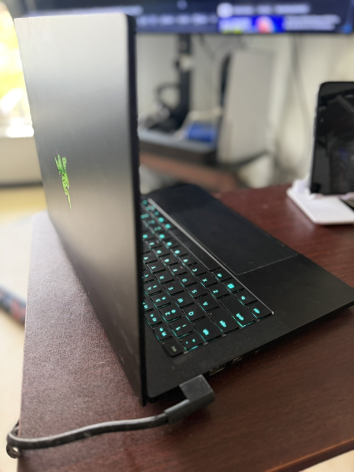 2023 Razer Blade 14 RZ09-0482 Ryzen 9 7940HS Radeon RTX 4070 16GB 1TB QHD+ 240Hz