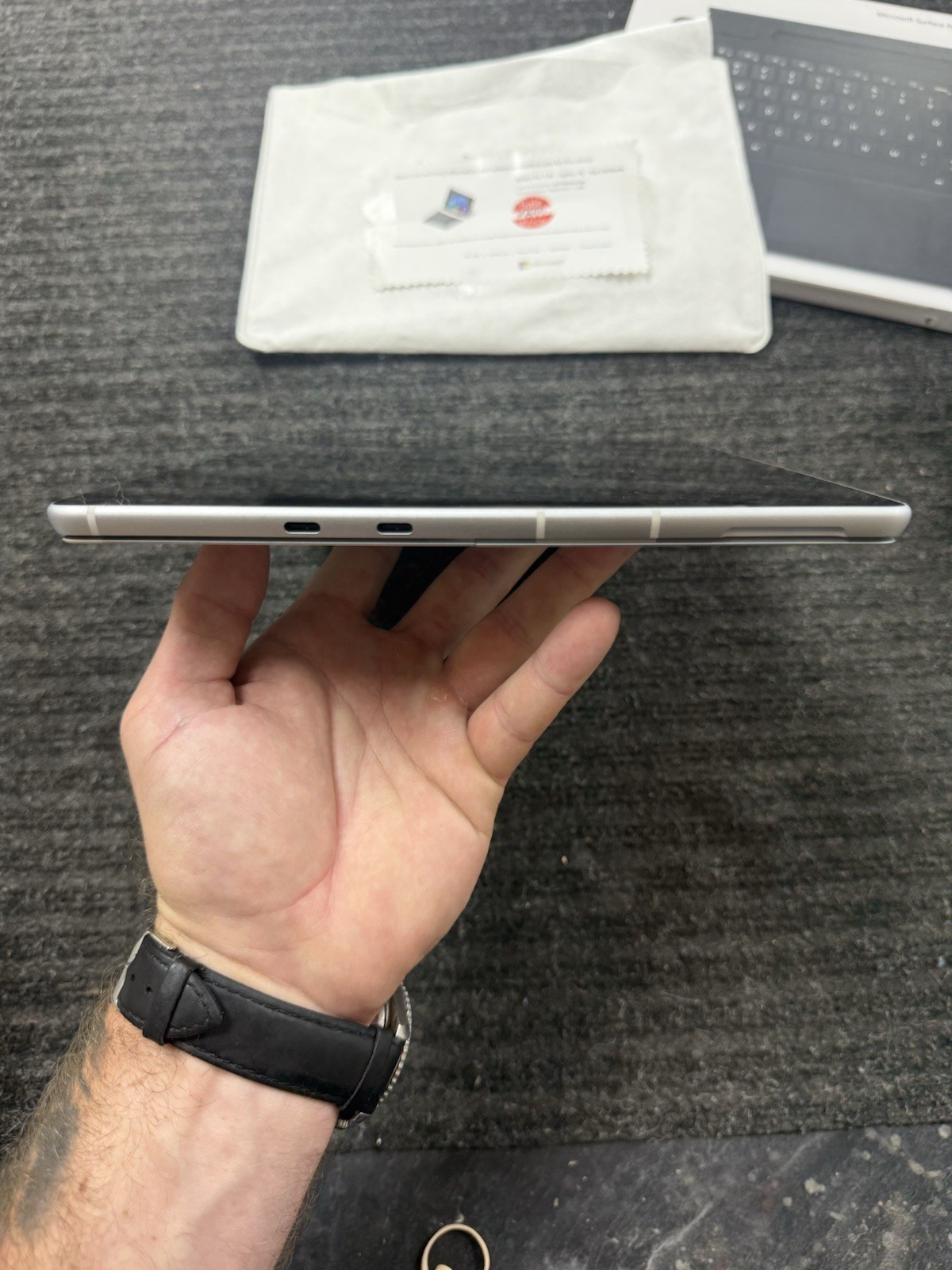 Microsoft Surface Pro 11 5G- Copilot + PC – Plus C10/16/256GB