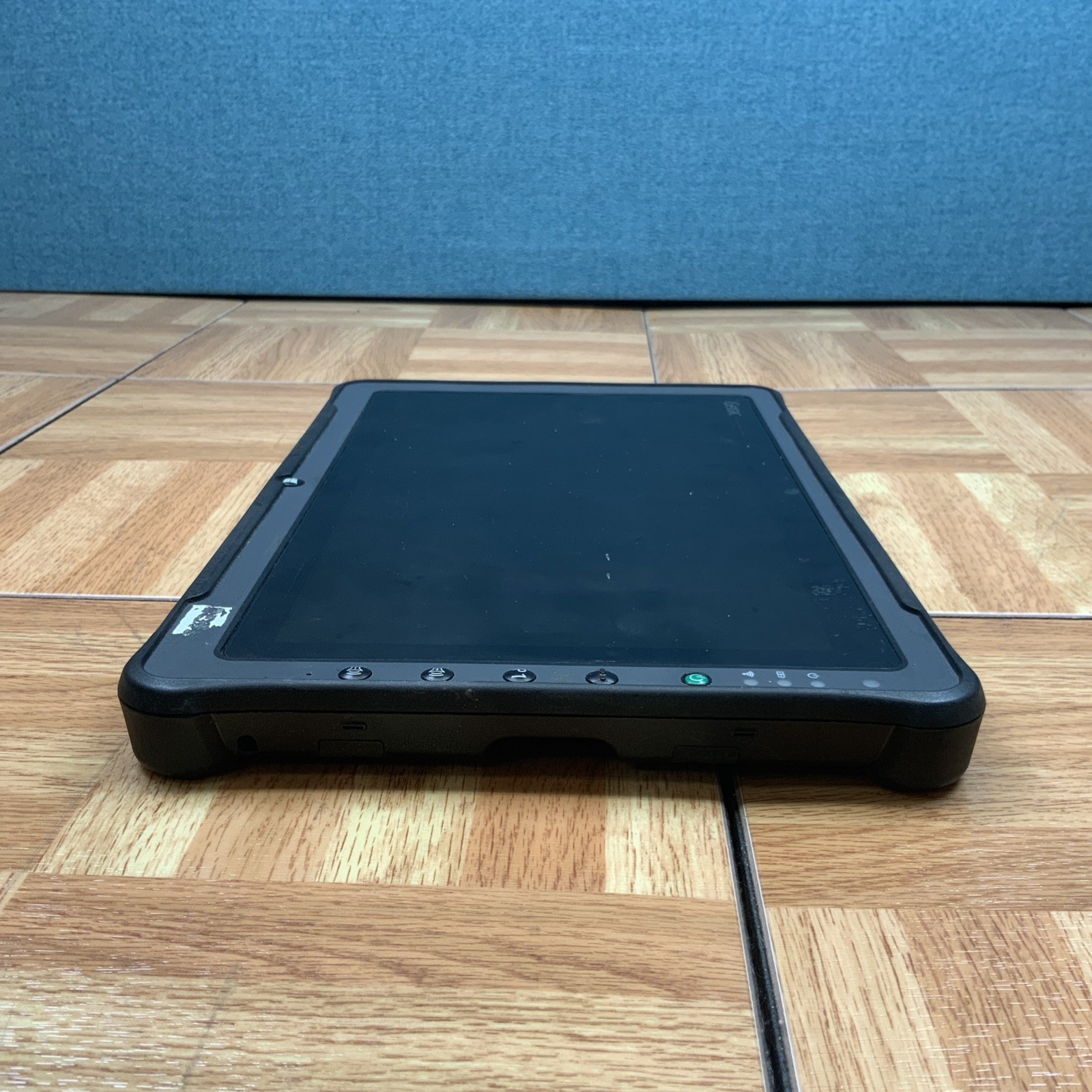 *FOR PARTS* Getac F110 Rugged Tablet — Core i5 No battery/SSD/RAM – BIOS LOCKED