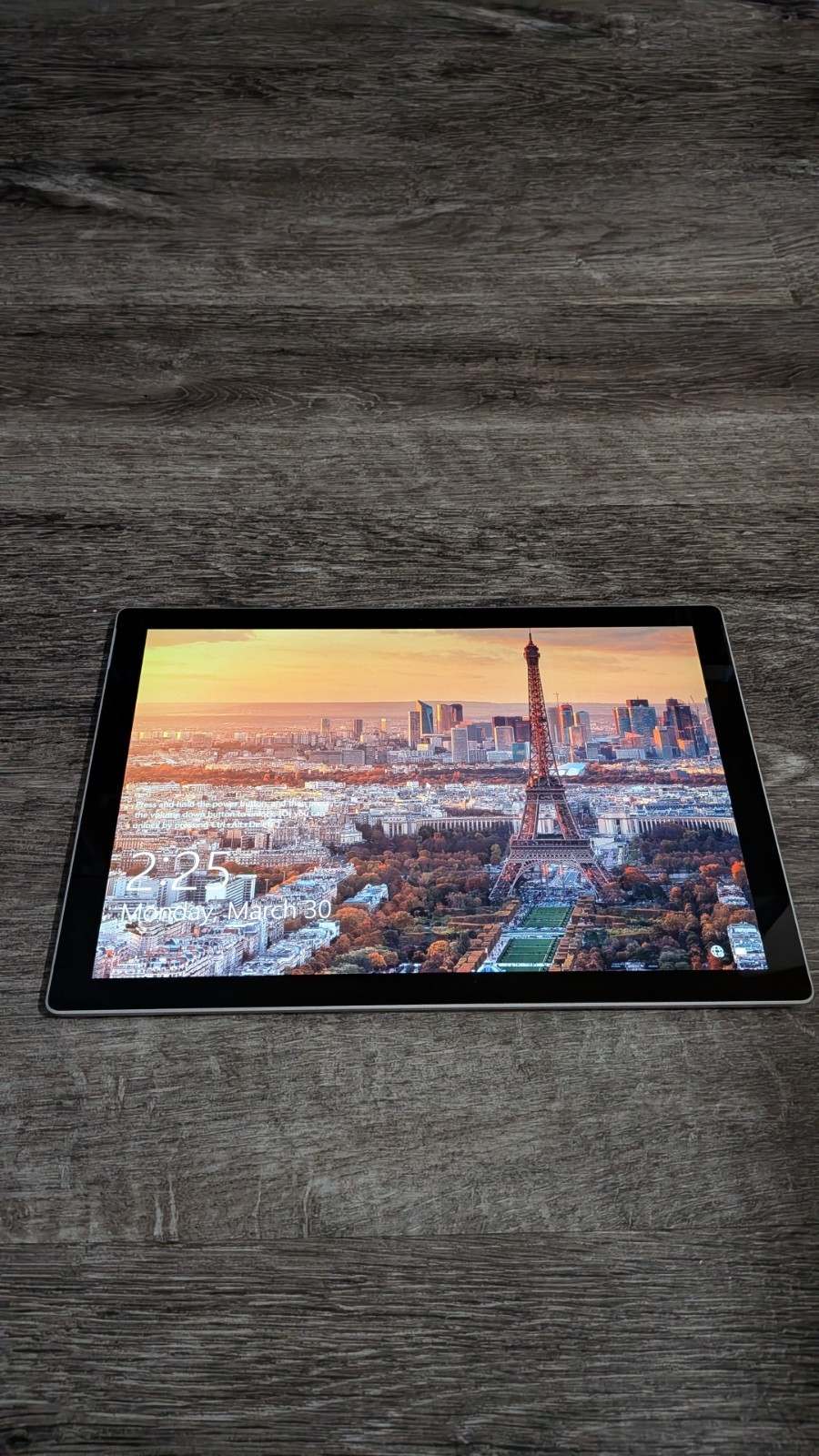 Microsoft Surface Pro 5 1796 12.3″ i5-7300U 2.7GHz 4GB RAM 128GB SSD Win 11 READ