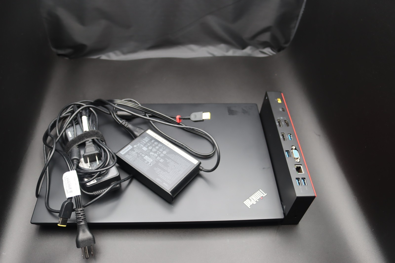 LENOVO THINKPAD P15V GEN 2 i7-11800H@ 2.30GHz 32GB RAM 512GB W11P + Dock Station