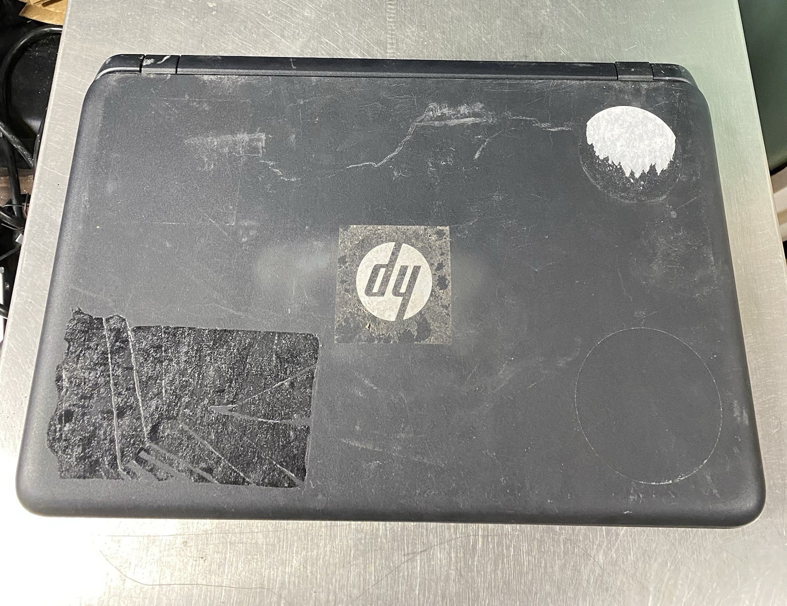 HP 15-f162dx Intel i3-4030U 6GB RAM 750GB HDD Win. 10 Home *bad battery/screen