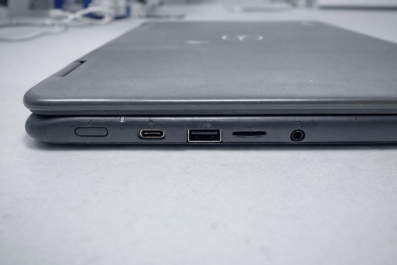 Dell ChromeBook 3100 11.6‘’ Touch 2-in-1 4GB 32GB Chrome OS Laptop