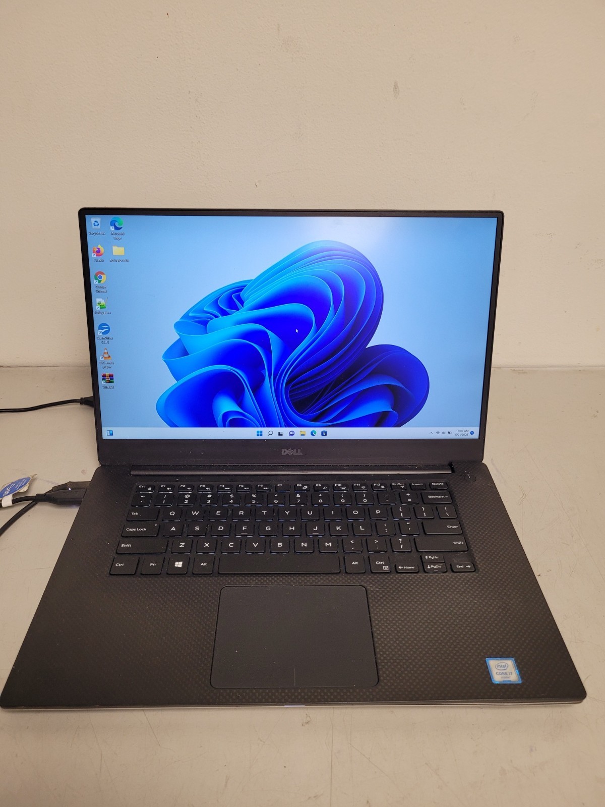 Dell xps 15 9550 15.6″ i7-6700HQ 2.6ghz 8gb ram no ssd parts read FLHFHC2