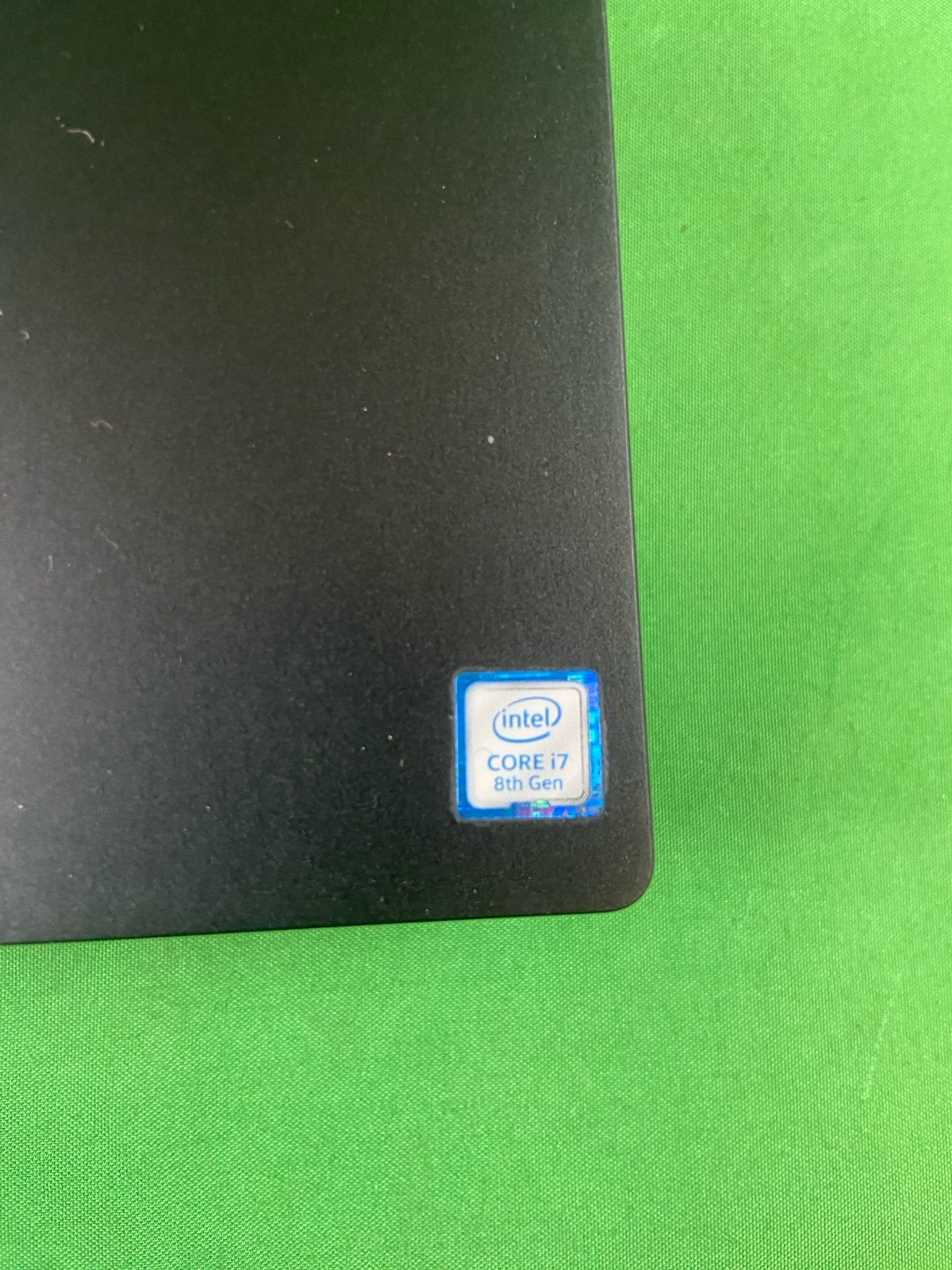 Razer Blade RZ09-0270 15.6″ i7-8750H 16GB RAM 512GB+128GB SSD GeForce GTX 1060