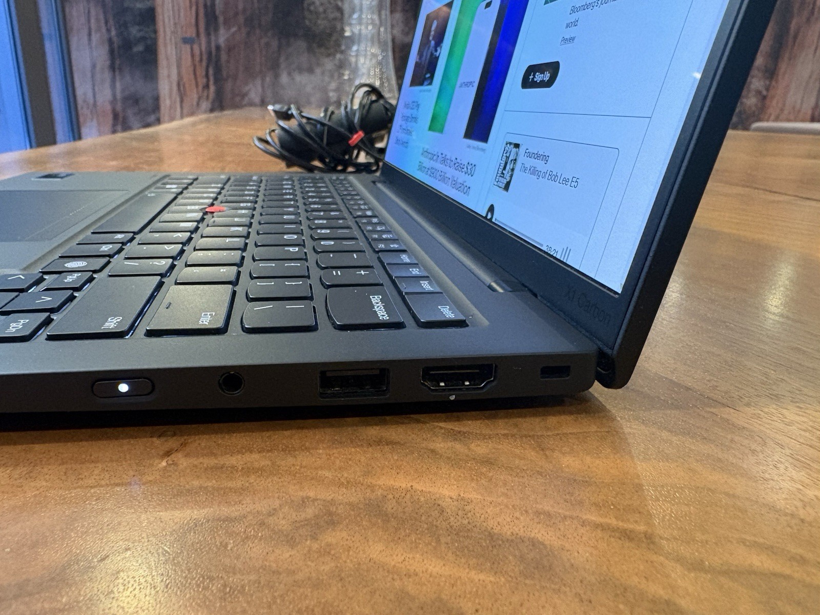 Lenovo ThinkPad X1 Carbon Gen 12 2.8K OLED Touch Ultra 7 165U 64GB 1TB Laptop