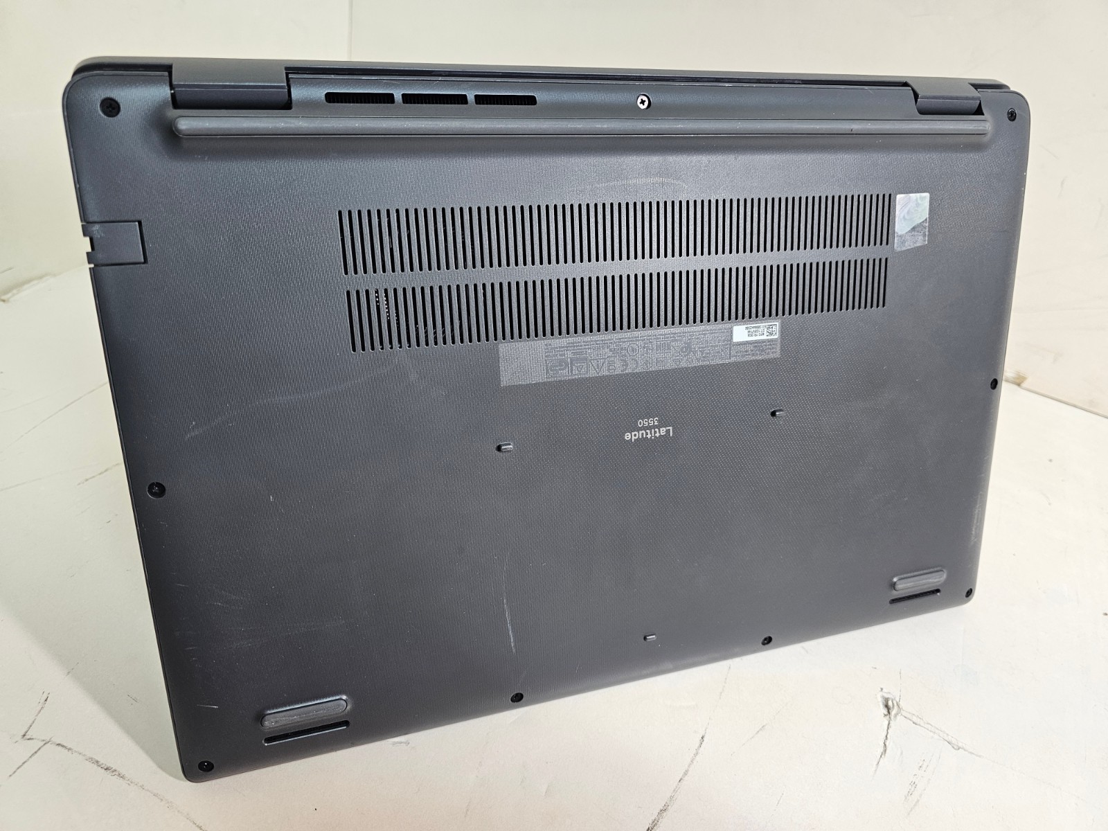Dell Latitude 3550 Laptop – i7-1355U 16GB 512GB Cam 15.6″ – Dell ProSupport 8/27