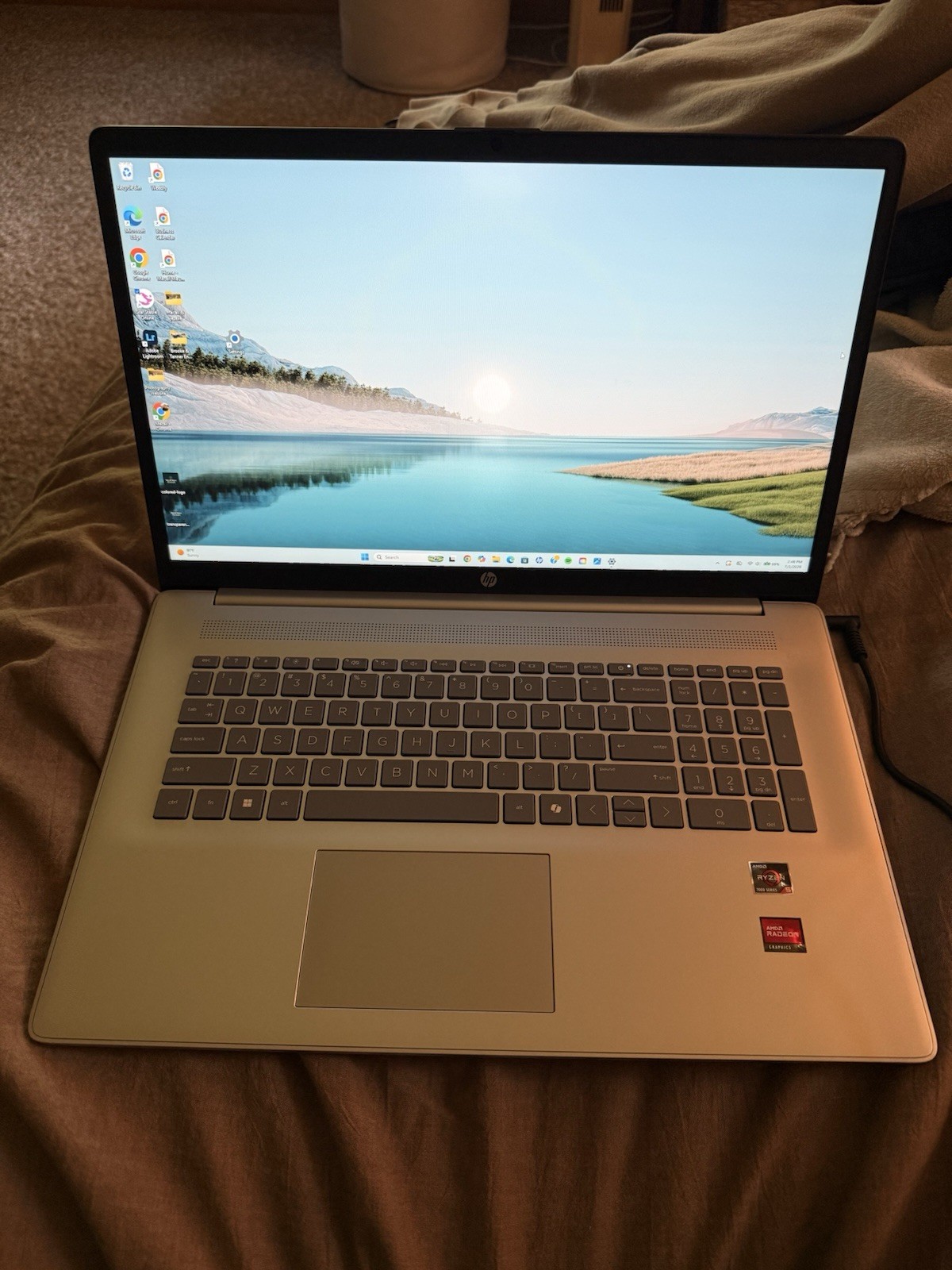 HP – 17” Full HD Laptop – Ryzen 5 7520U – 8GB RAM – 512GB SSD – Silver