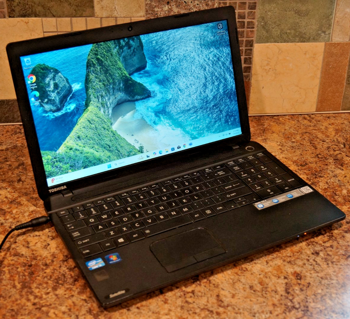 Activated Latest 25H2 WIN 11PRO Toshiba C55-A5245@2.40GHz,12GB RAM,500GB HDD