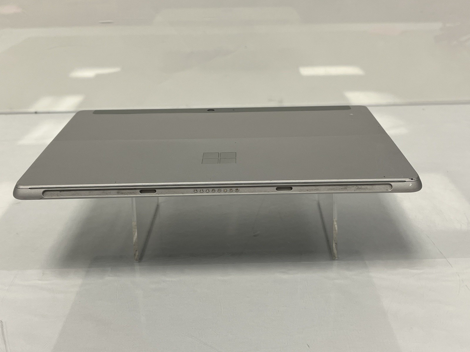 Microsoft 1926 Surface Go 2 10.5″ Pentium 4425Y 1.70Ghz 4GB Ram 64GB FOR PARTS