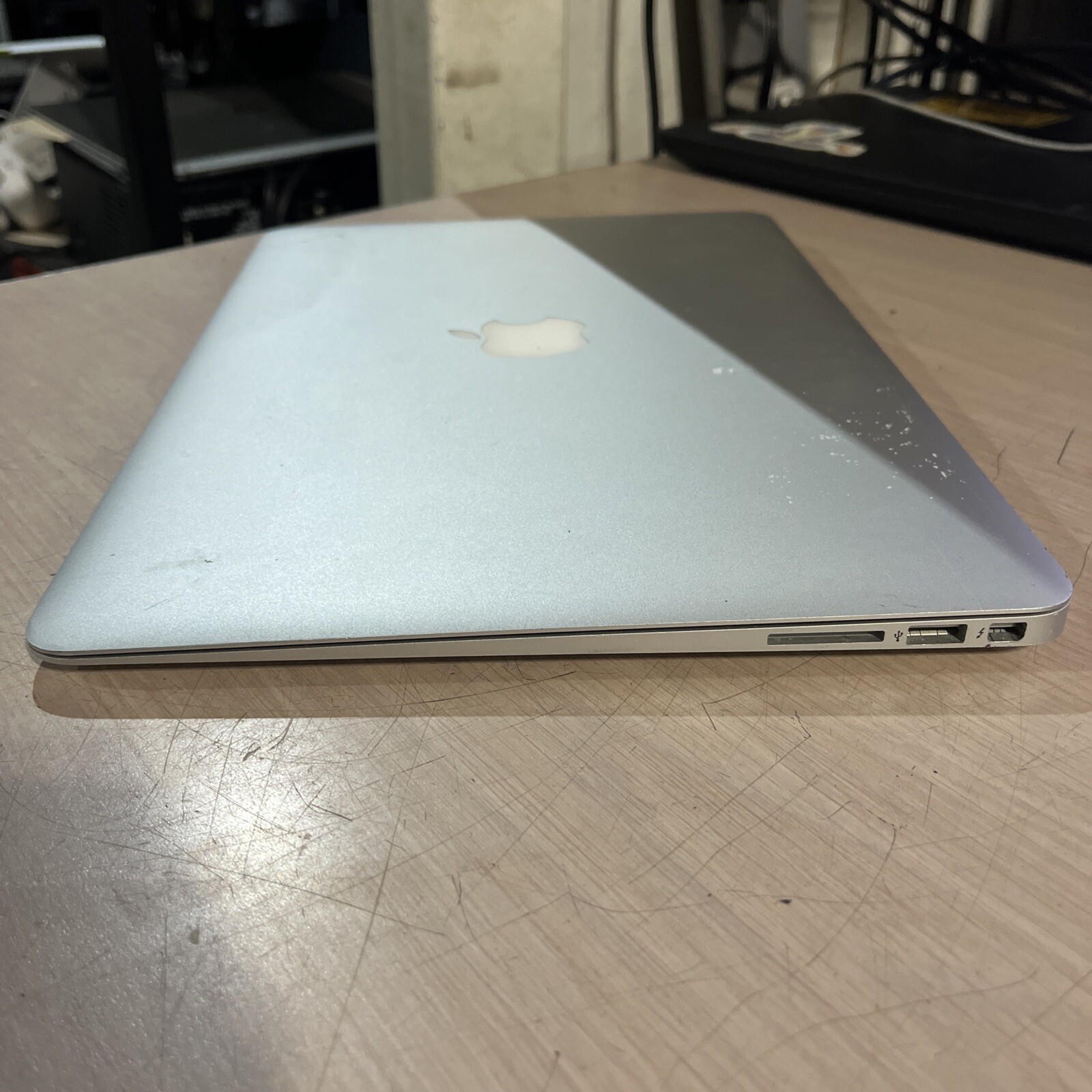APPLE MACBOOK AIR 13″ MID-2013 CORE I5-4250U 1.3GHZ 4GB RAM
