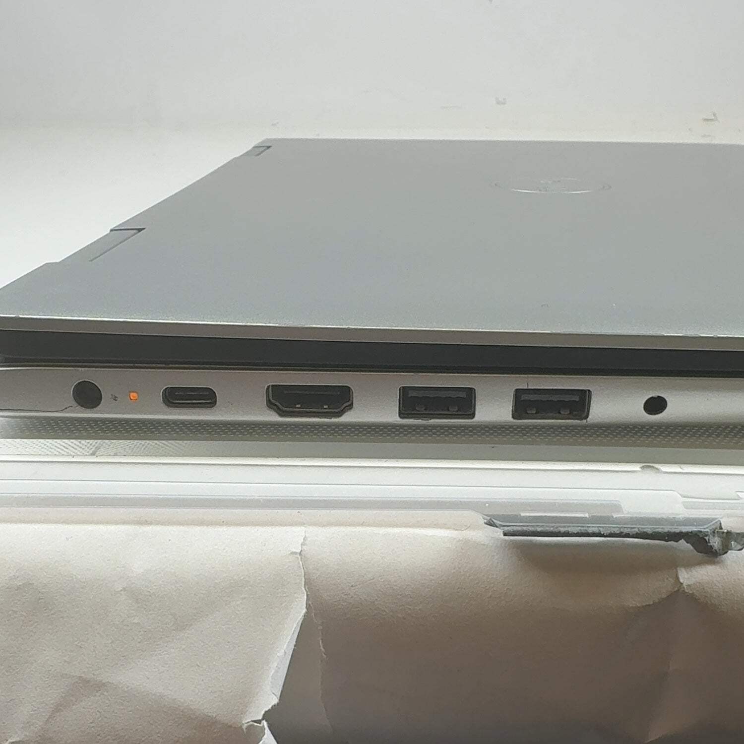 Dell Inspiron 5582 i5-10210U 2.1GHz 8GB RAM 256GB SSD Read