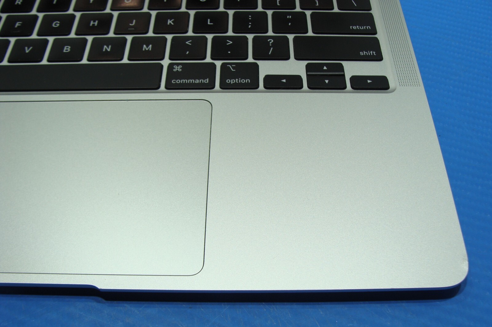 Apple MacBook Air A2337 13.3″ M1 (2020) 8CPU/7GPU 8GB 256GB OS Sonoma +Charger