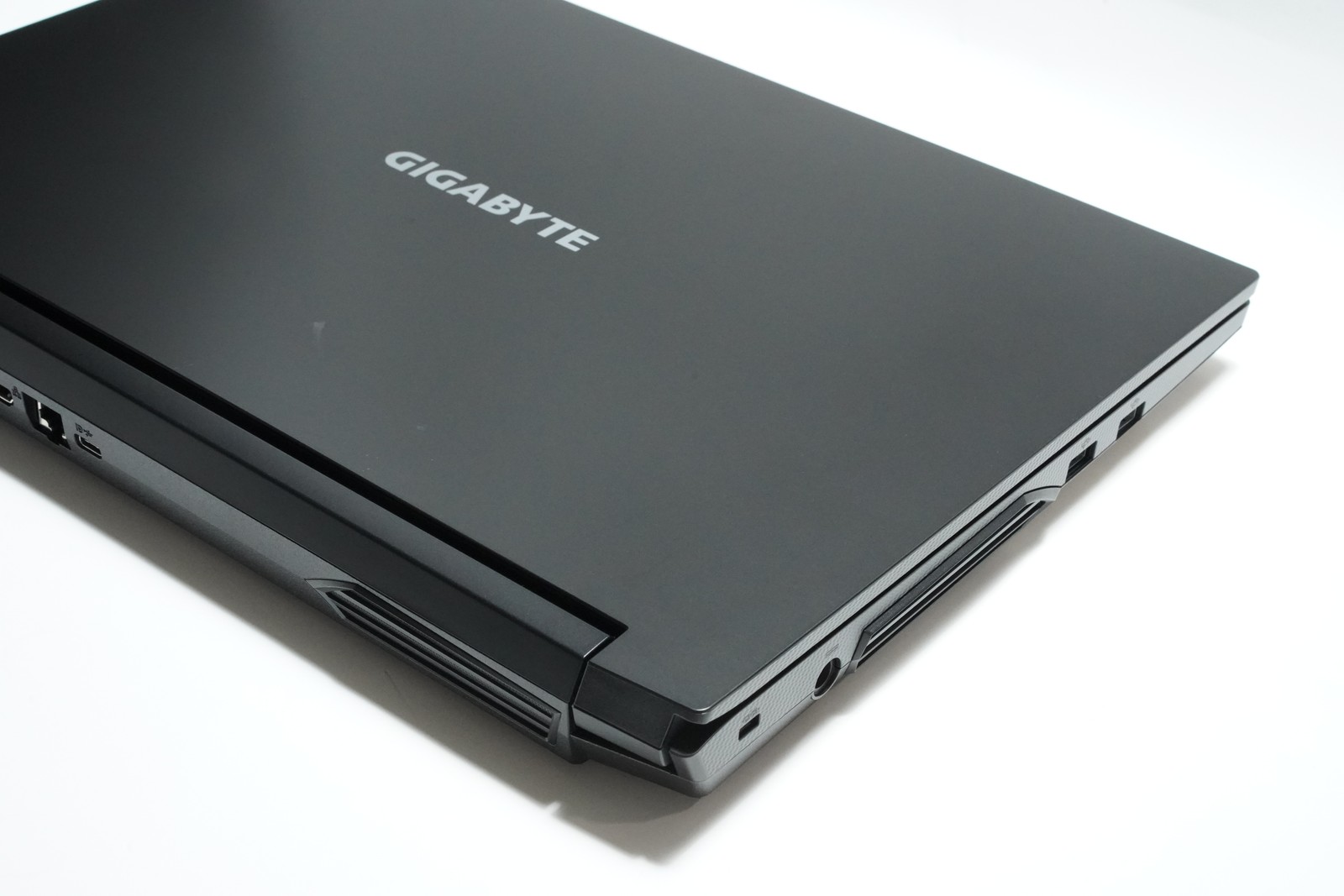 GIGABYTE A5 X1 Gaming Laptop Ryzen 9 5900HX 32GB 512GB+1TB RTX 3070 FHD 240Hz