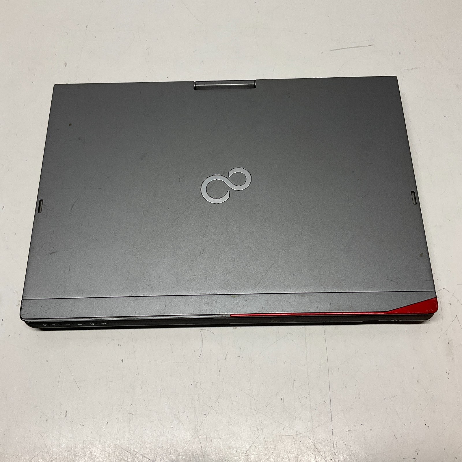 Fujitsu Lifebook T726 2-in-1 12.5″ Intel Core i5-6200U 2.3GHz 8GB 128GB NO BATT