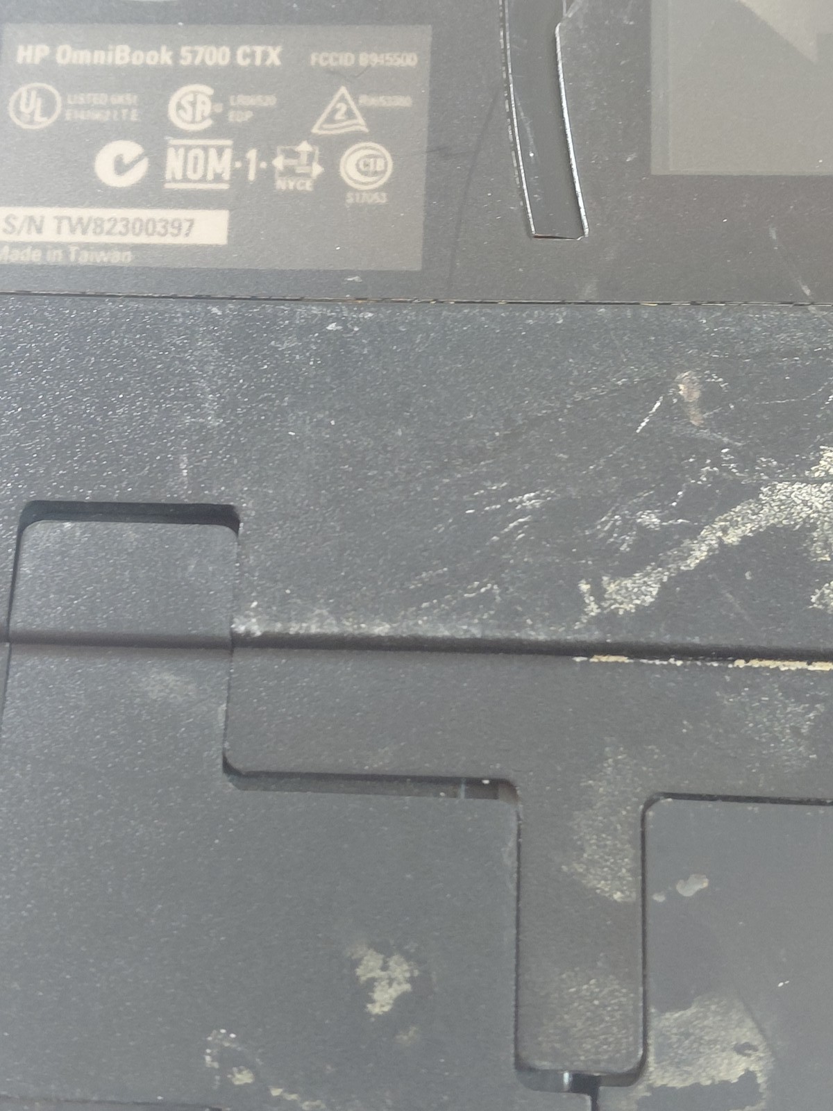 HP Hewlett Packard OmniBook Vintage Laptop Pentium MMX For Parts or Repair
