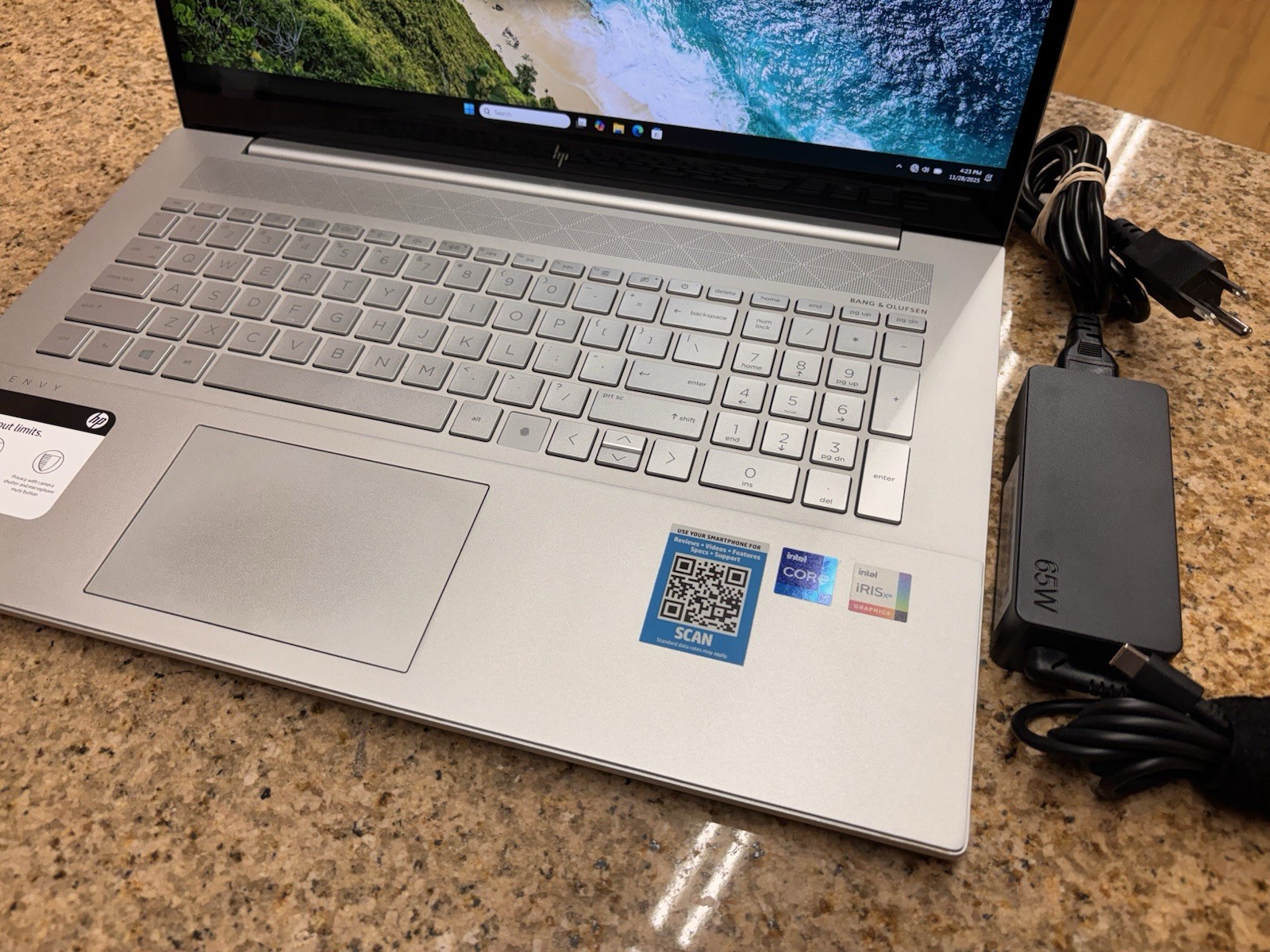HP ENVY 17-CG1010NR @2.80GHz I7-1165G7 1TB 12GB RAM w/ CHARGER