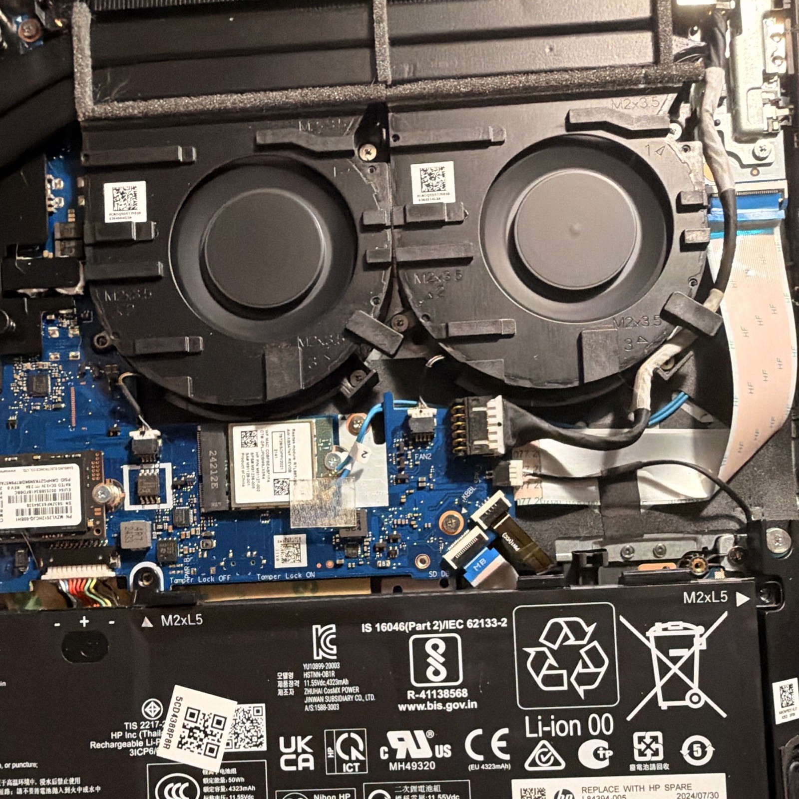 HP Victus 15, Ryzen 5 7535HS 512GB RX6550M screen not working better than 3050