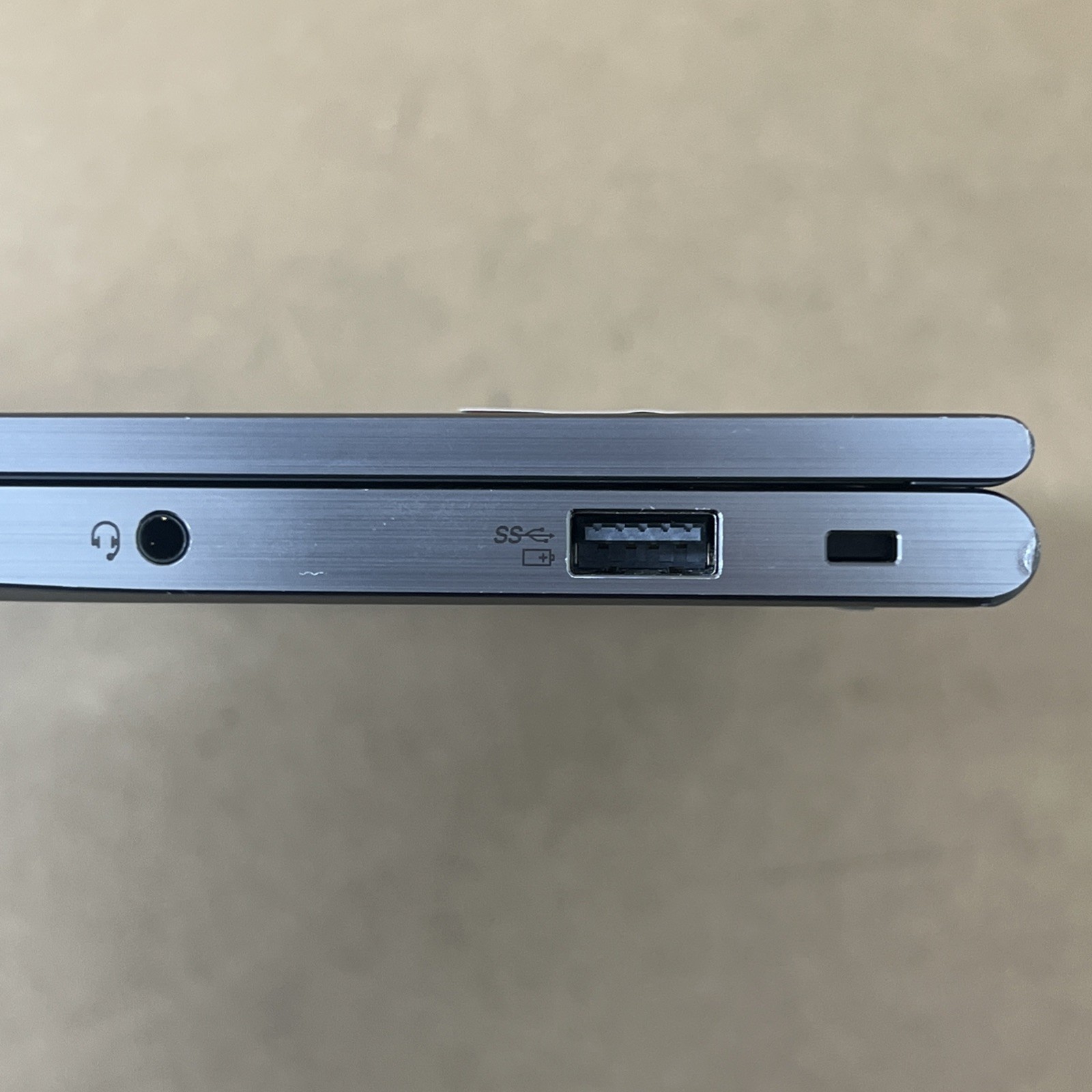 Lenovo ThinkPad X1 Yoga Gen 7 2-in-1 i5-1250P 16gb Ram 512gb – Fair *68%+ Batt*