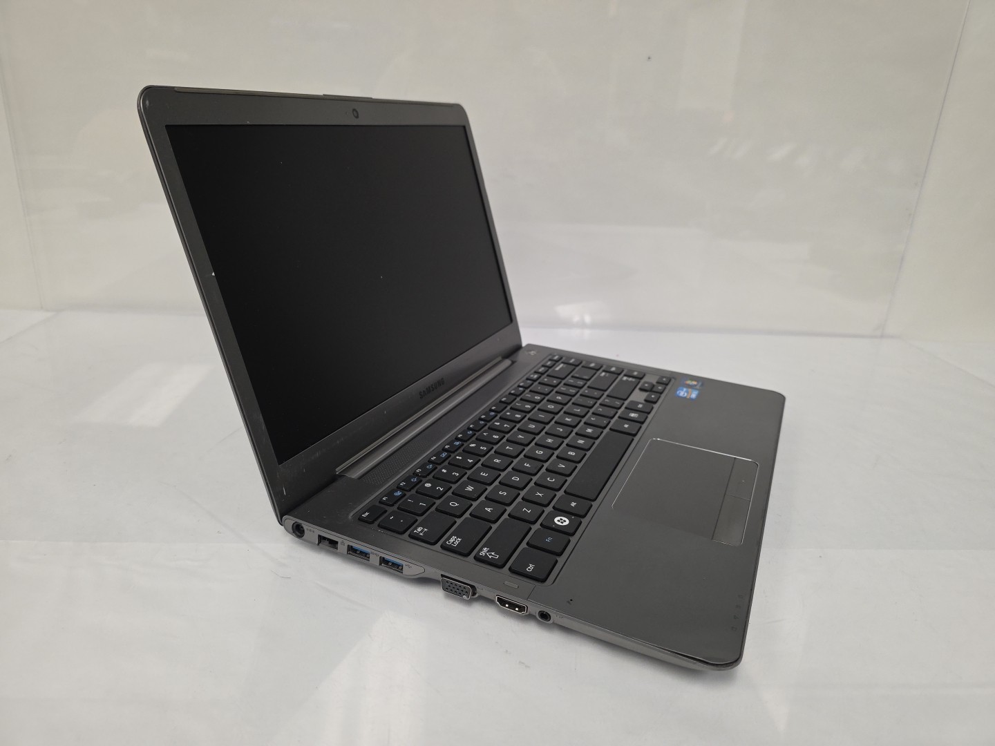 Samsung Series 5 Ultrabook| 14″|Intel core i5|8GB RAM|320GB HDD|NO OS