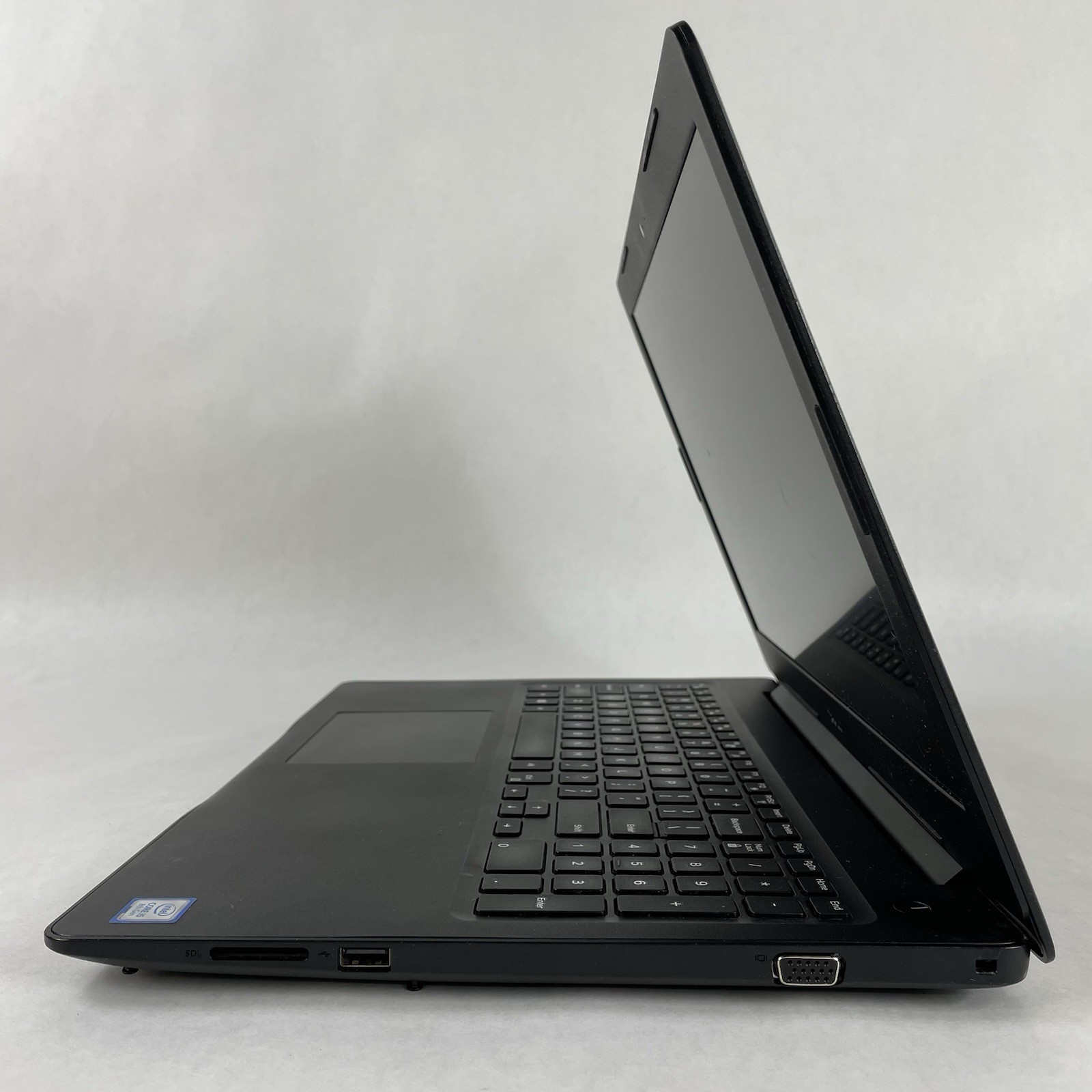 Dell Latitude 3590 15.6″ i5-8250U 1.60 GHz 8 GB RAM No SSD No OS – Bad Corner