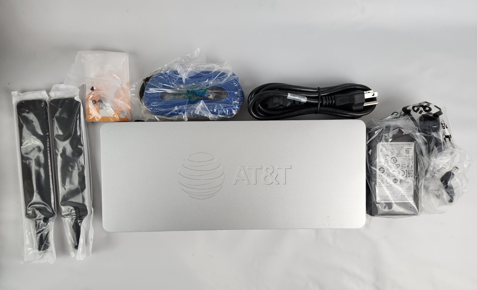 AT&T ASB-U115-4ATT-OUS VPN GATEWAY 990324-05 ASB-1002-CM04-OUS With Accessories