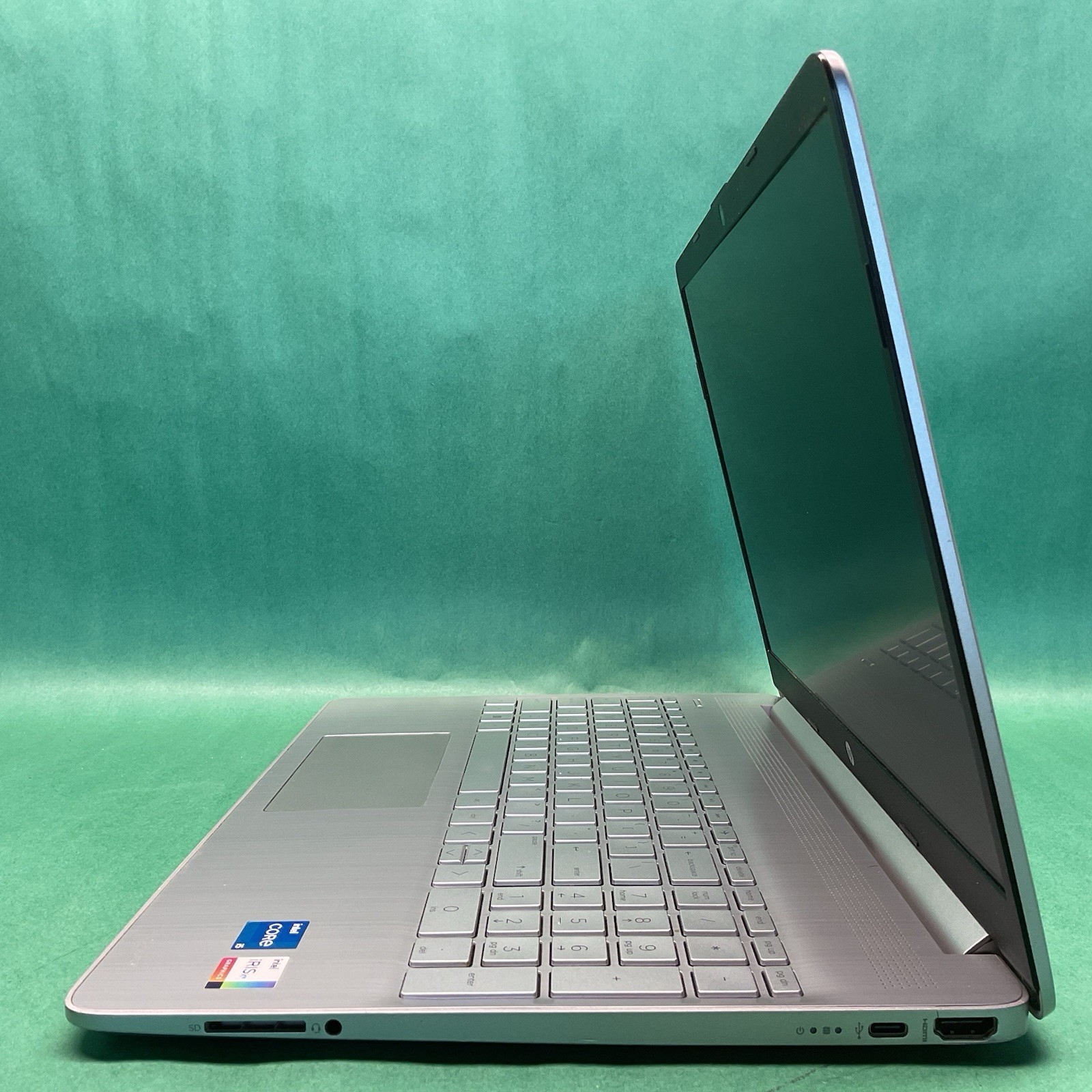 HP 15″ Laptop – i5-1135G7 15-dy2024nr – Powers On – NO HARD DRIVE- Untested