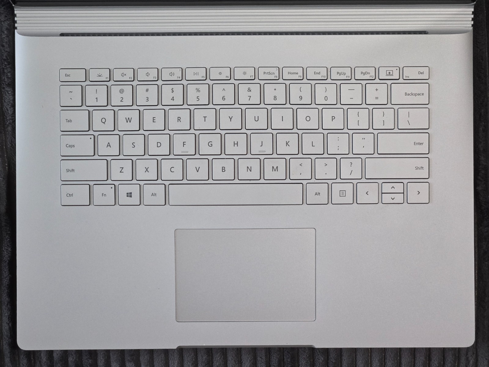Microsoft Surface Book 3 15″ (256GB SSD, Intel i7-1065G7 GTX 1660 Ti 16GB RAM)