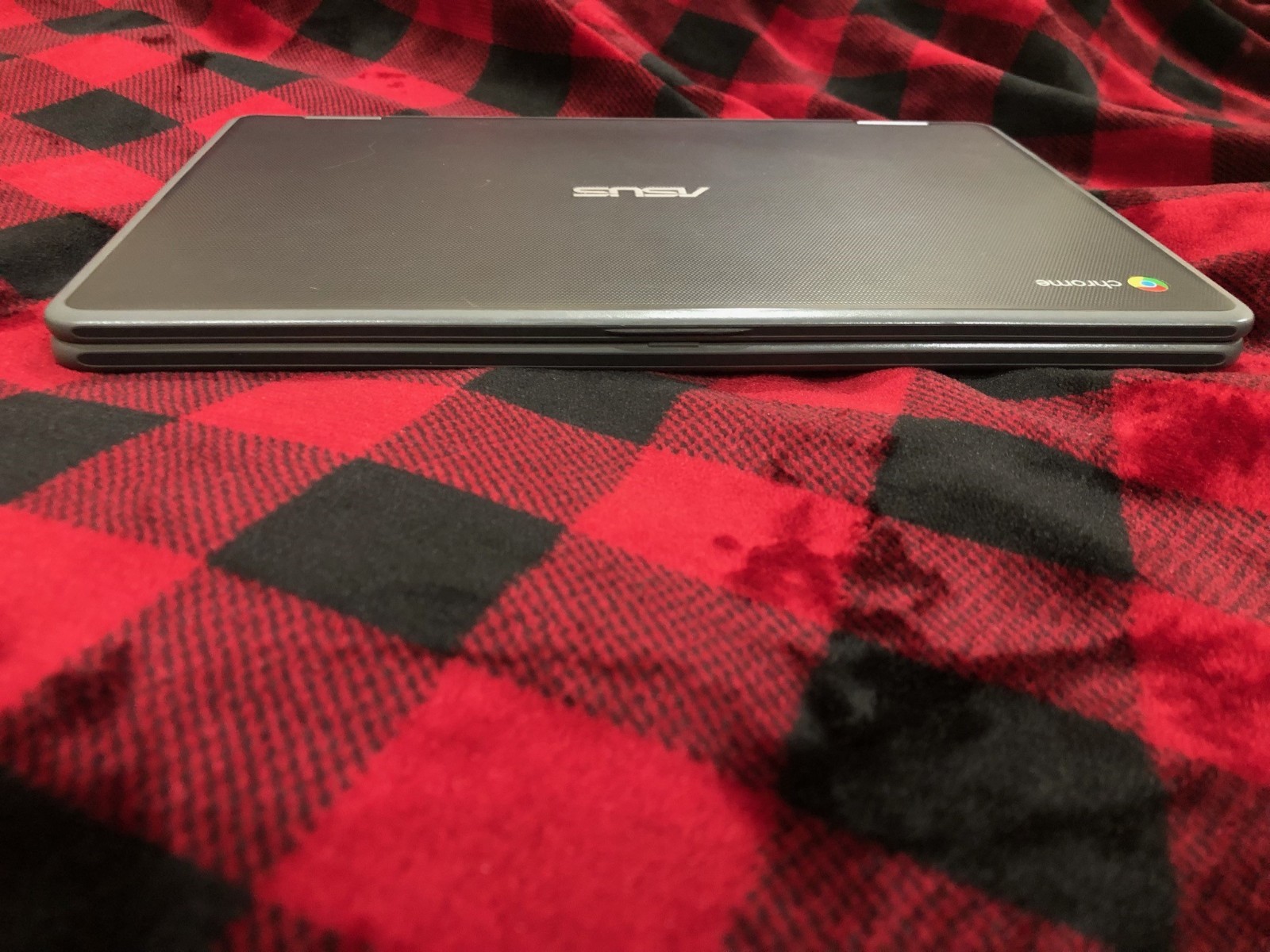 Starter CB Laptop 4GB Includes: Logitech wireless mouse & 6ft charging cord