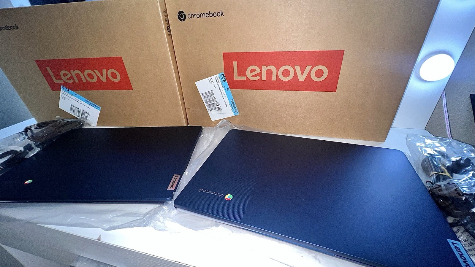Lenovo IdeaPad Slim 3 Chromebook 14 in Full HD Intel Core i7 13th Gen Blue